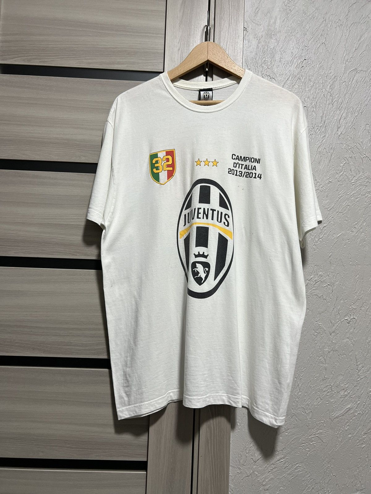 Vintage Juventus Football Champions Italy Vintage 32 Number Size US XL / EU 56 / 4 - 11 Thumbnail