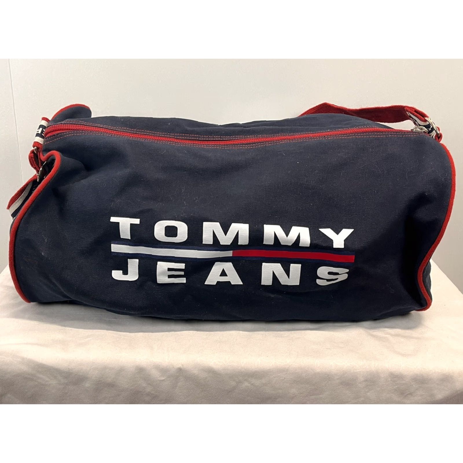 Tommy Hilfiger Vintage Tommy Hilfiger Jeans Duffle Bag GUC Navy 90’s Size US 33 - 2 Thumbnail