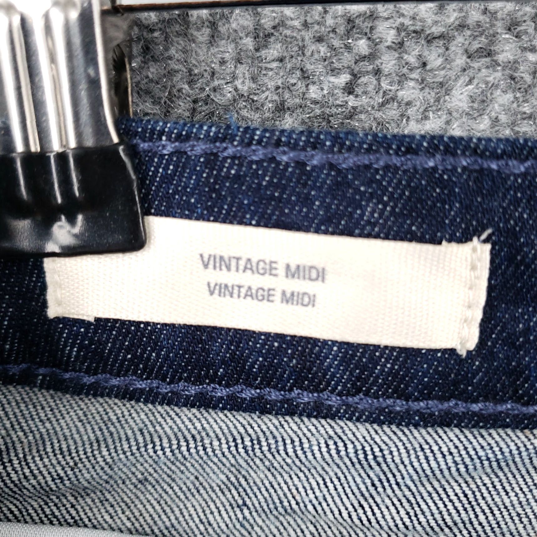 Vintage VINTAGE Universal Thread Shorts Women Slim Blue Denim 0/25R Midi Cut-Off Stretch Pockets Cuffed Casual Facilities Womens Size 27" / US 4 / IT 40 - 5 Thumbnail