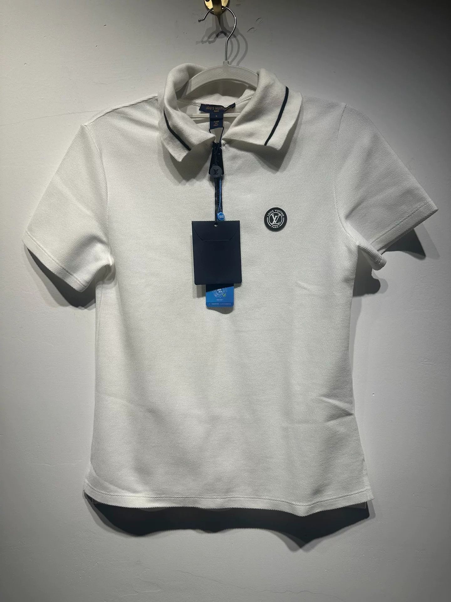 Louis Vuitton Louis Vuitton White T-Shirt S Women Size S / US 4 / IT 40 - 1 Thumbnail