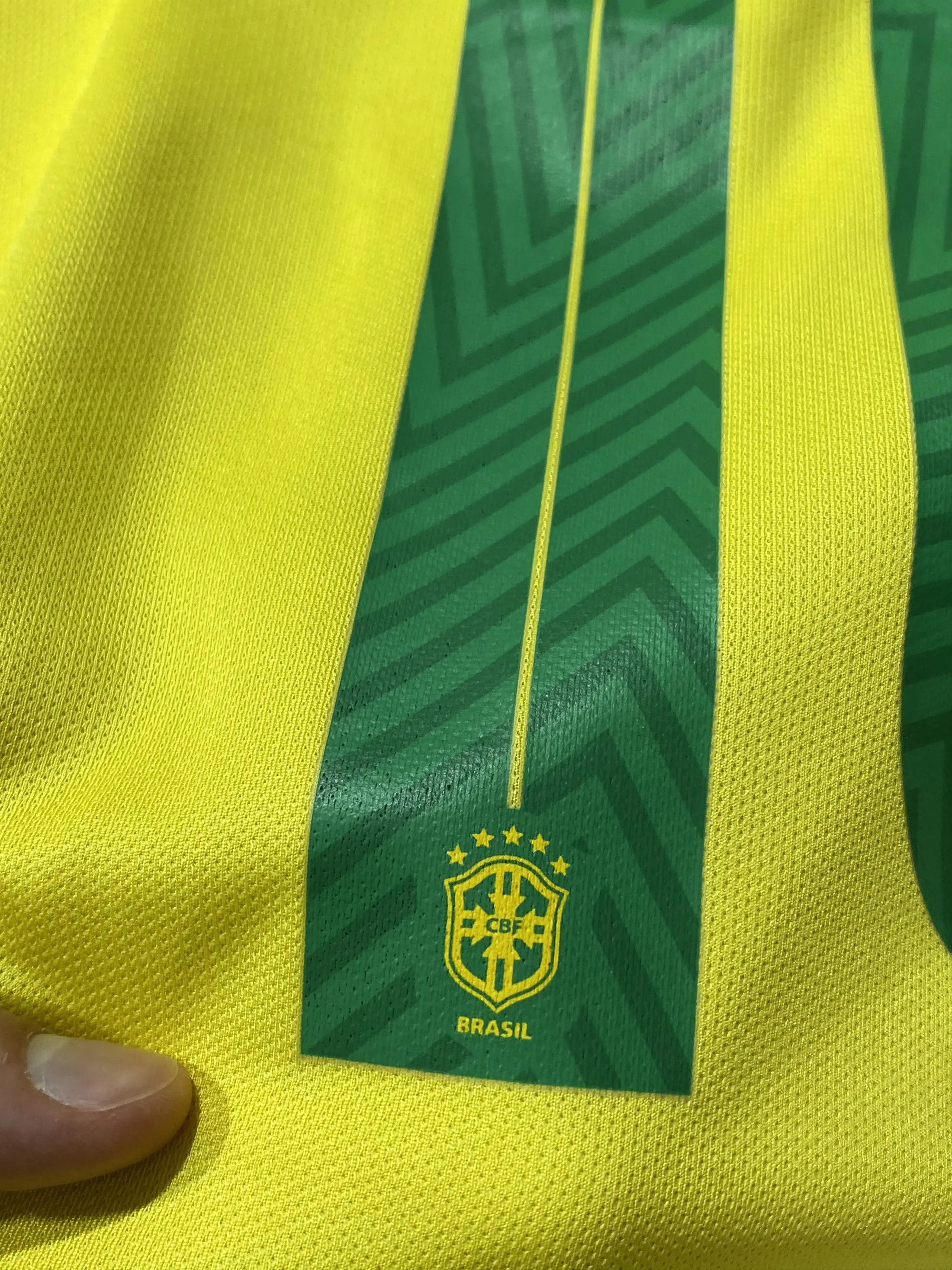 Vintage Vintage Y2K Brasil #10 Soccer Jersey Size US S / EU 44-46 / 1 - 5 Thumbnail