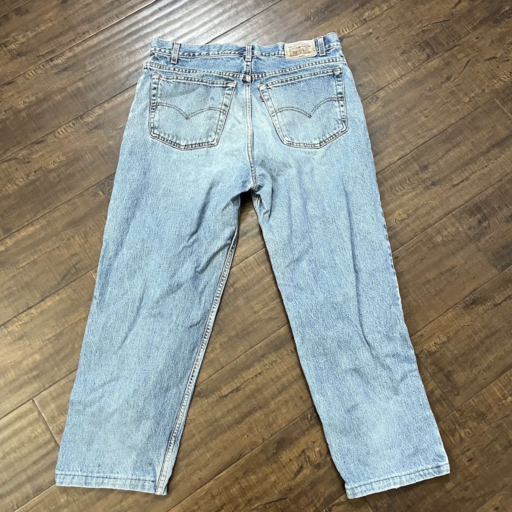 Levi's VINTAGE Levi's 540 Jeans Mens 36x26 Blue Relaxed Denim Light Wash Distressed Retro Size US 36 / EU 52 - 7 Thumbnail