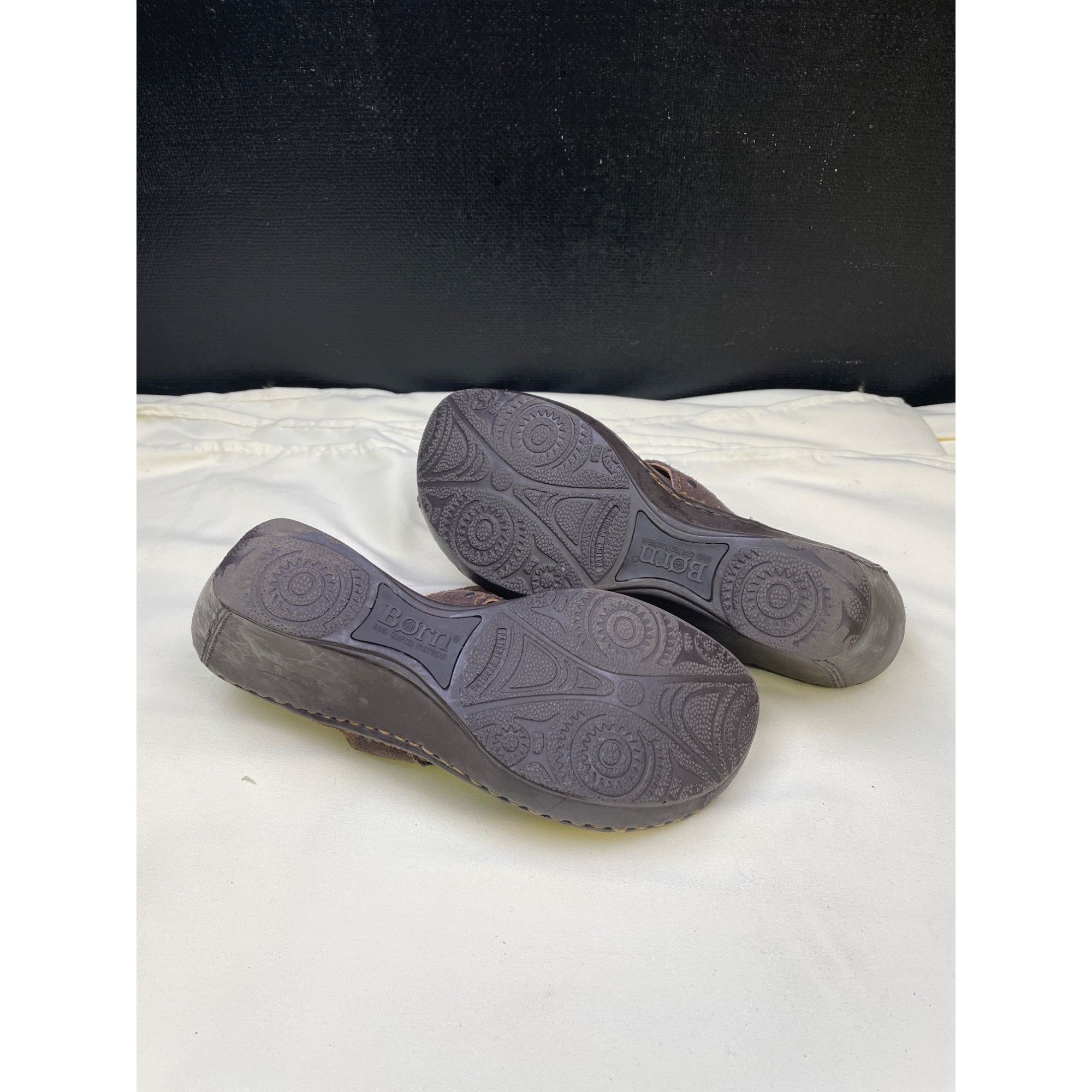 Born Born Womens Brown Suede Clogs Slide Shoes Size 6 SKU 6389 Size US 6 / IT 36 - 6 Thumbnail