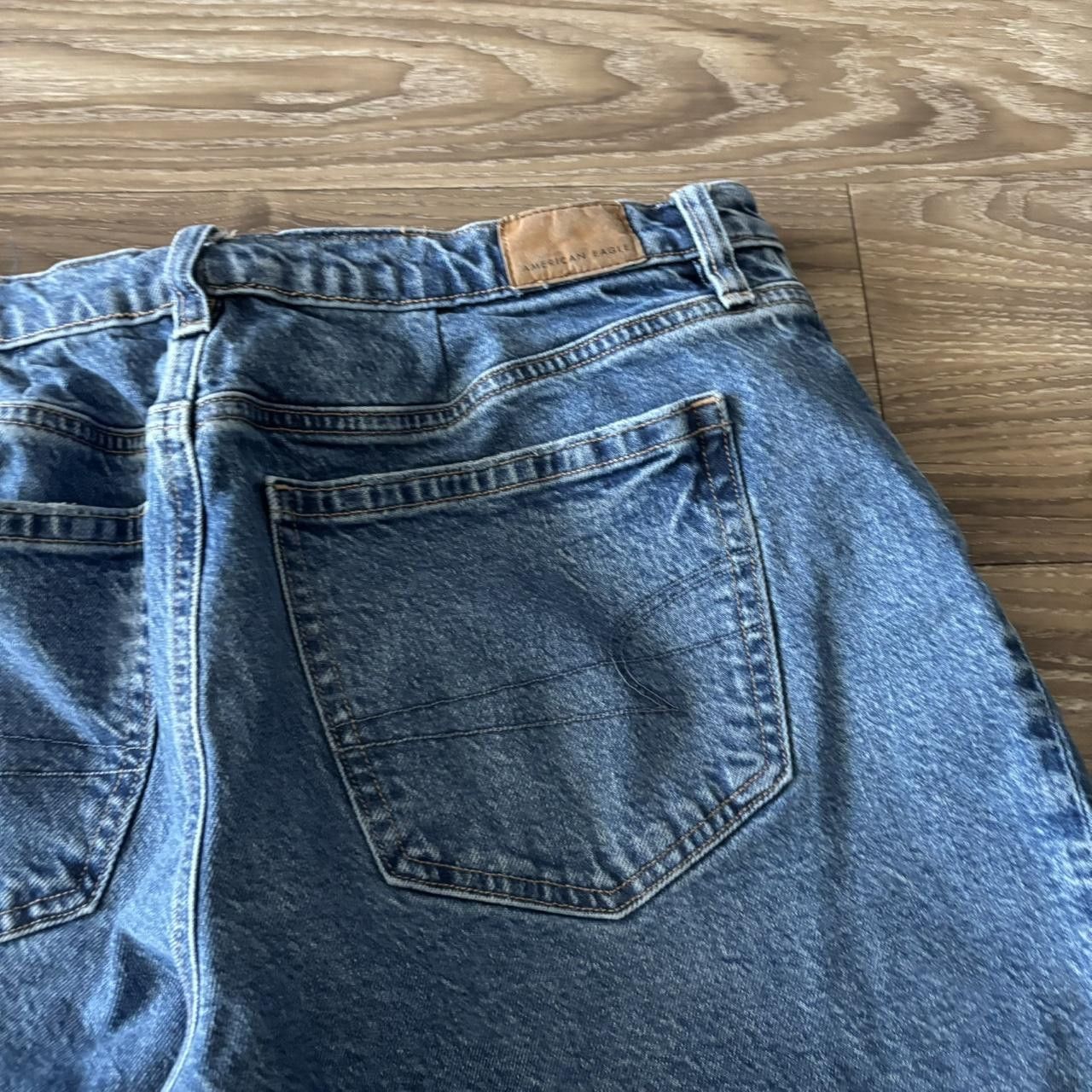 American Eagle Outfitters Crazy Vintage Y2K/2000s Baggy American Eagle Medium Wash Denim Jeans! 33x28 Size US 33 - 7 Thumbnail