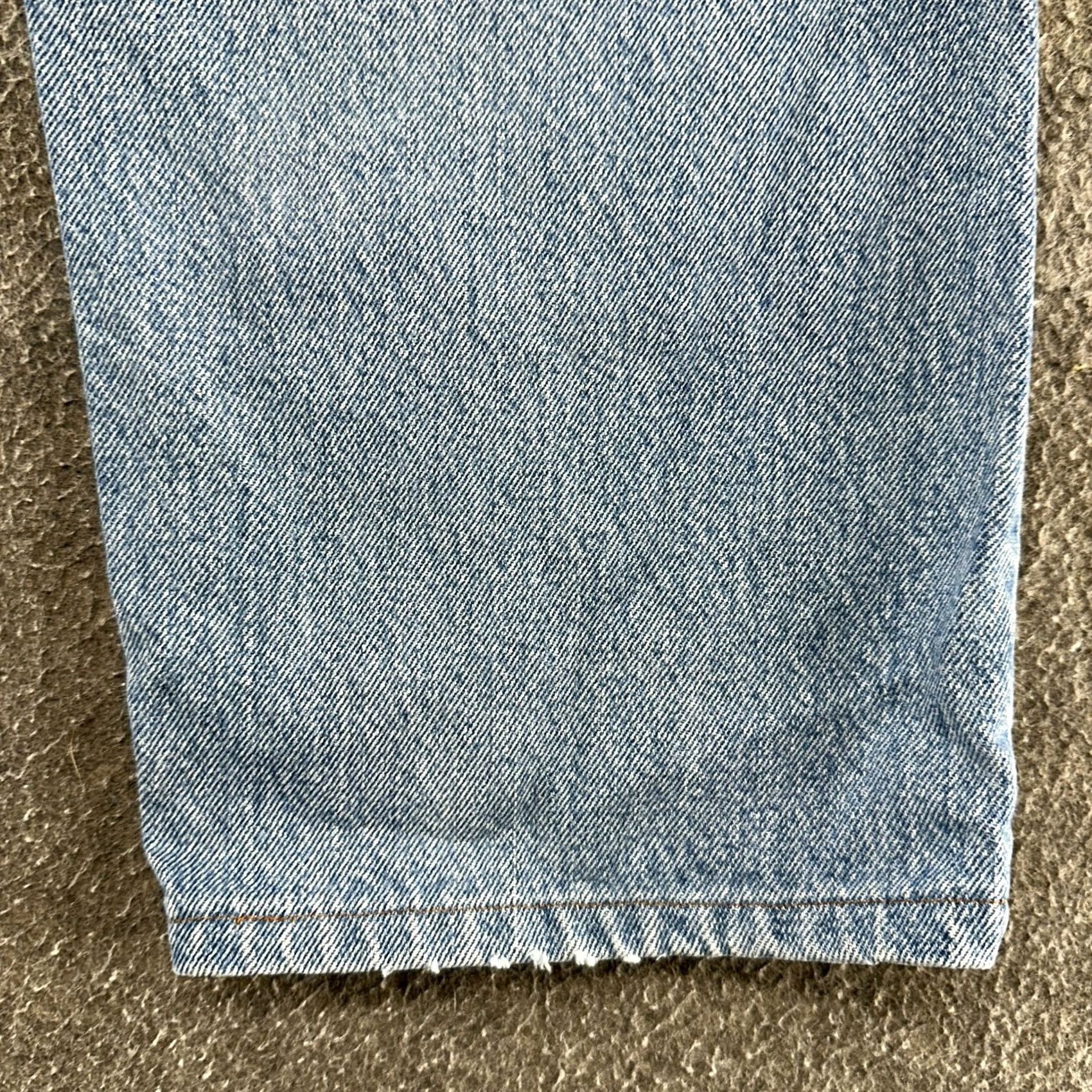 Levi's VINTAGE Levi's 501 Jeans Men 32x29 Blue Straight Regular Light Hemmed USA 90s Size US 34 / EU 50 - 6 Thumbnail