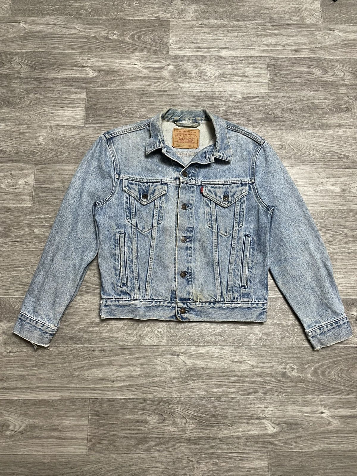 Levi's Vintage Clothing Vintage 92s Levis Blue Distressed Denim Jacket Made In Italy Size US S / EU 44-46 / 1 - 19 Thumbnail