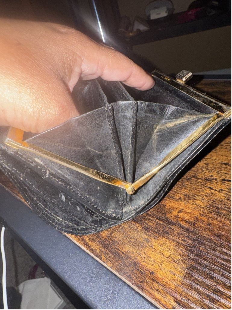 Saint Laurent Paris Yves Saint Laurent Embossed Leather Bifold Wallet Size ONE SIZE - 12 Thumbnail