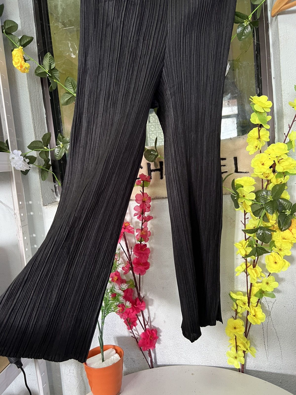 Pleats Please Issey Miyake Pleats Pleatse Issey Miyake Pants Size 27" / US 4 / IT 40 - 4 Thumbnail