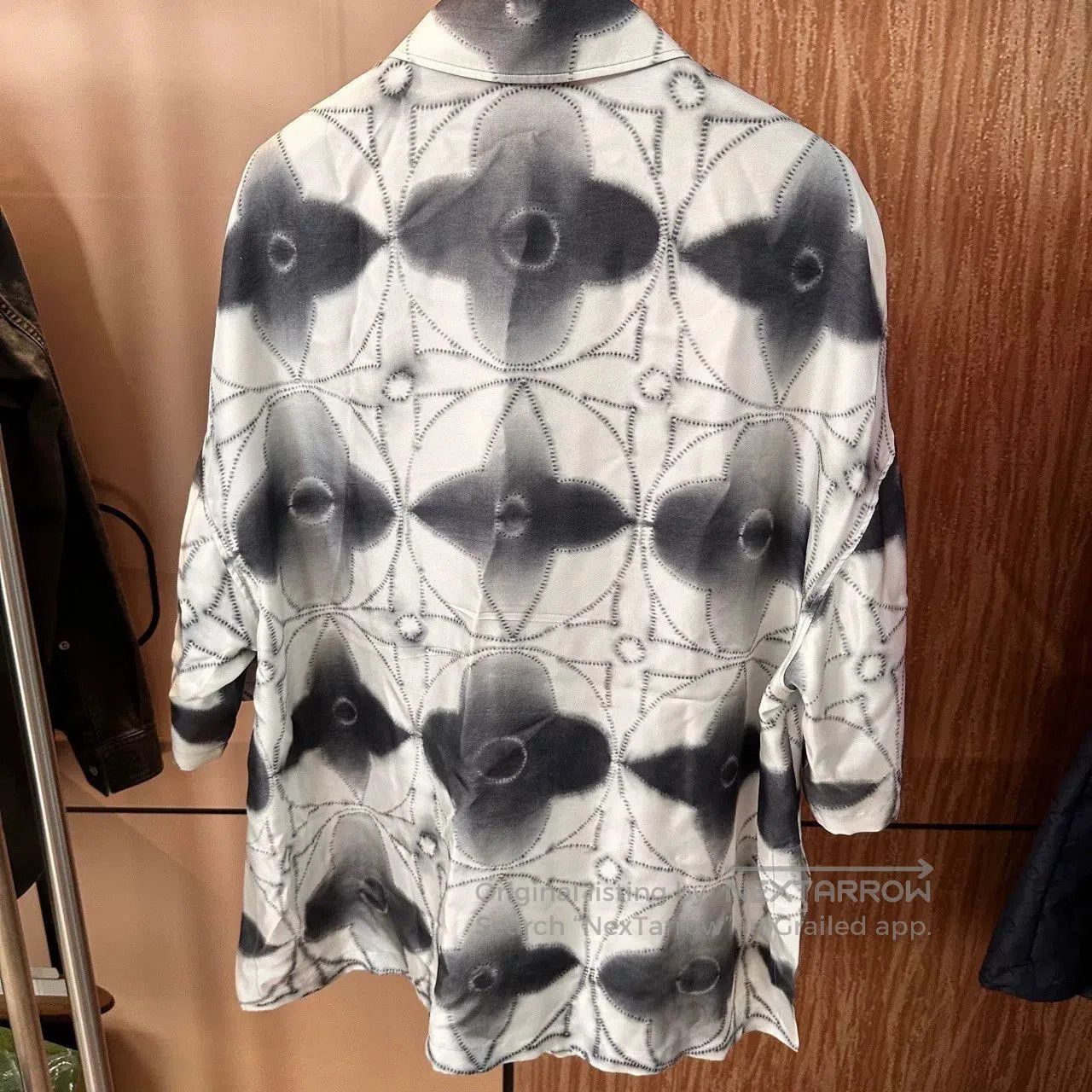 Louis Vuitton Louis Vuitton Ink Wash Silk Short. Size US M / EU 48-50 / 2 - 2 Thumbnail