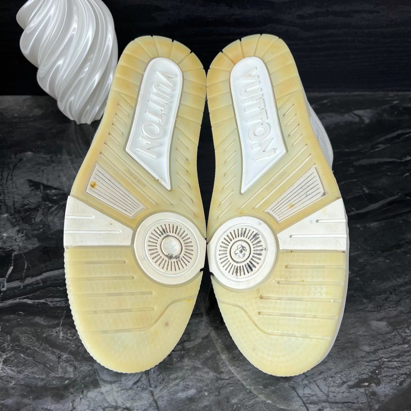 Louis Vuitton LV Trainer White Cement colorblock 40.5 95% New Size US 7.5 / EU 40-41 - 5 Thumbnail