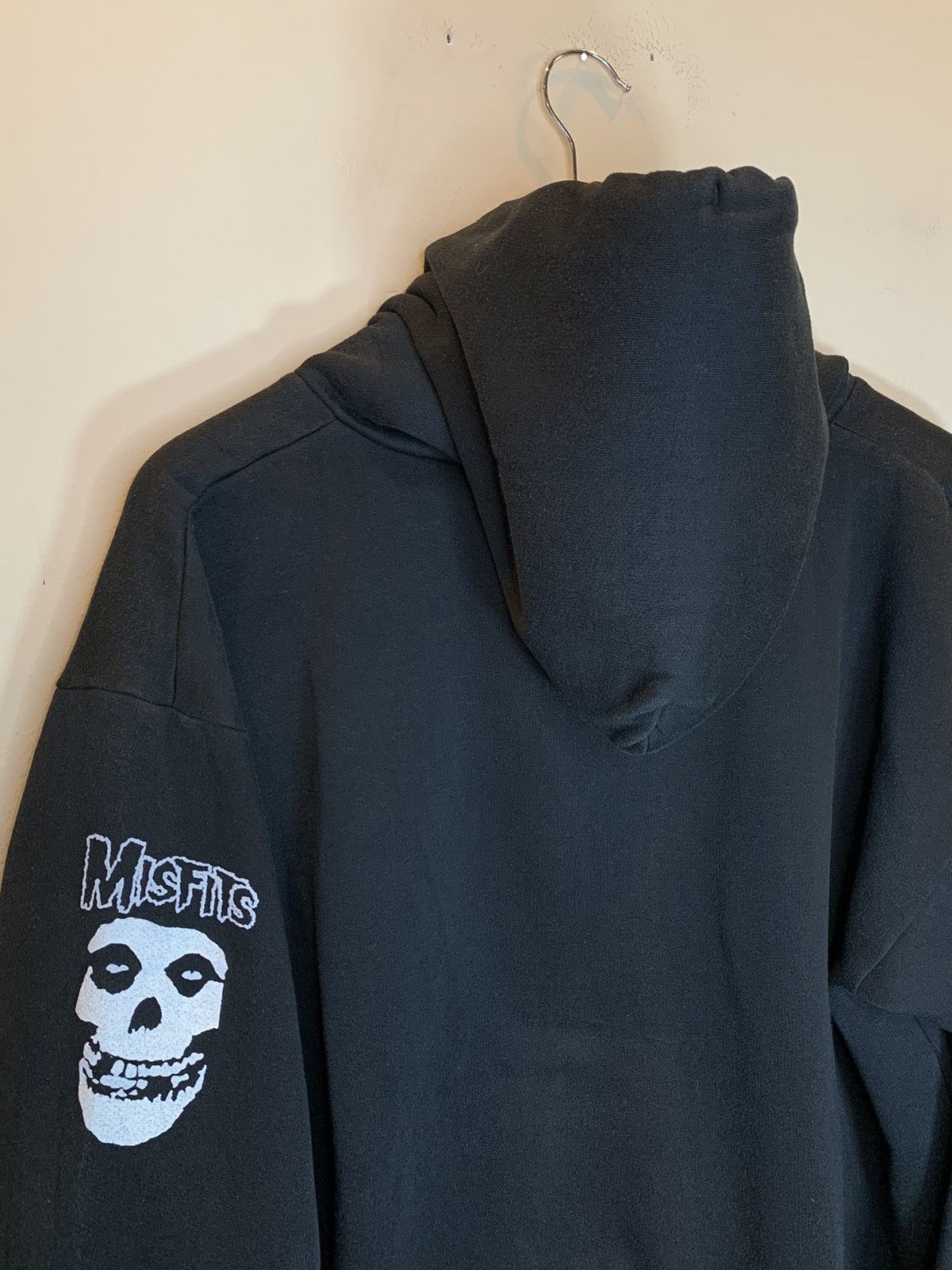 Misfits RARE Vintage 2001 Misfits Skull Cinderblock Punk Band Hoodie Size US XL / EU 56 / 4 - 4 Thumbnail