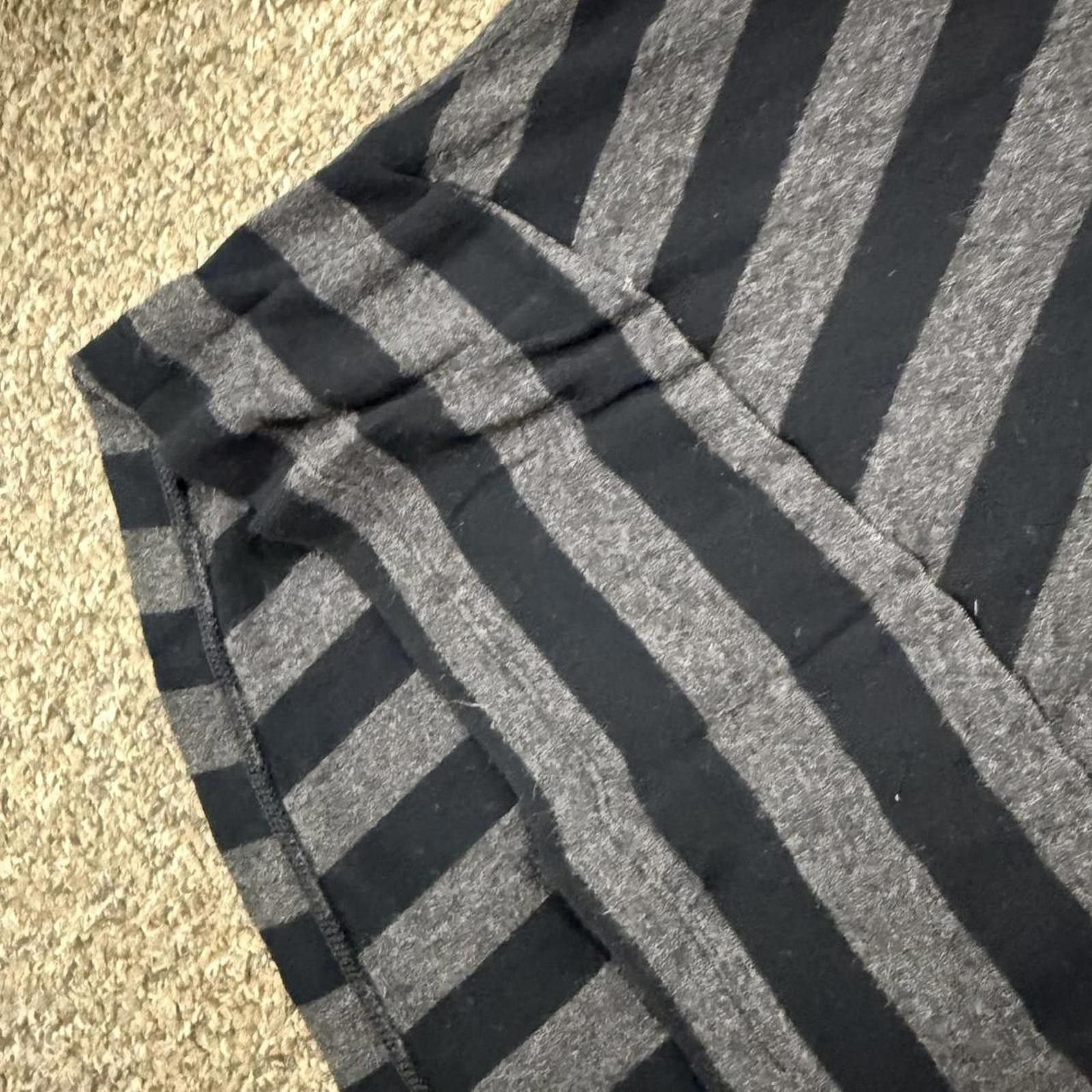 Designer Black and Grey Cabi Longline Tank Size S / US 4 / IT 40 - 3 Thumbnail