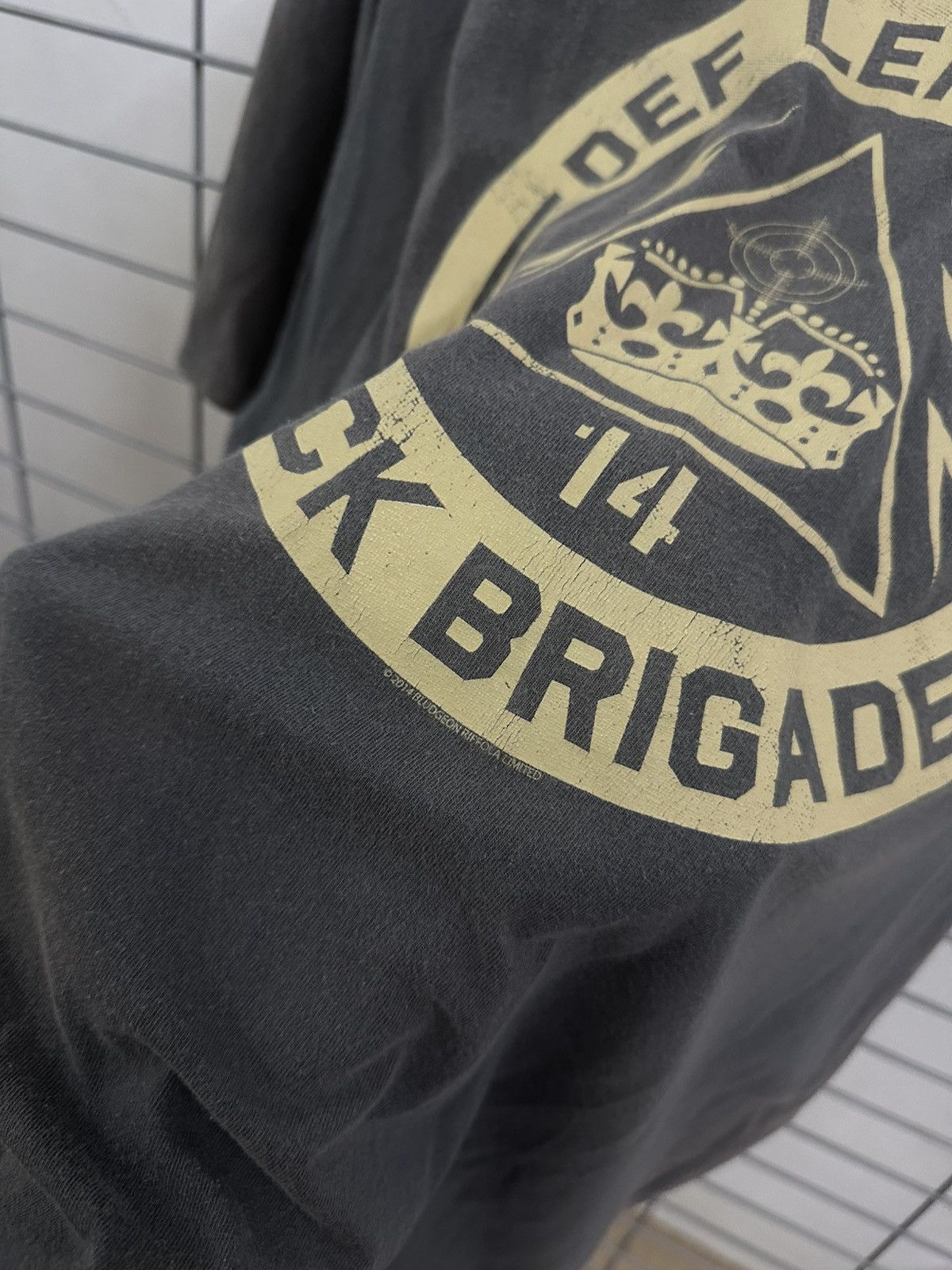 Band Tees × Vintage Beautiful Faded Vintage Def Leppard Rock Brigade Band Tee Size US XL / EU 56 / 4 - 5 Thumbnail