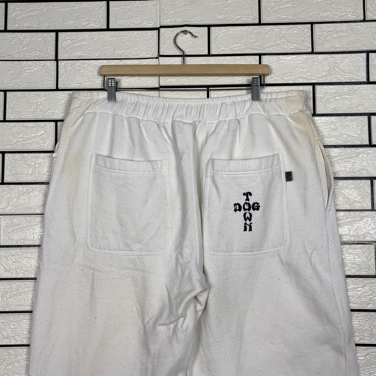 Japanese Brand 📌Vintage Sweatpants Jogger Dog Town Big Logo Size US 32 / EU 48 - 13 Thumbnail
