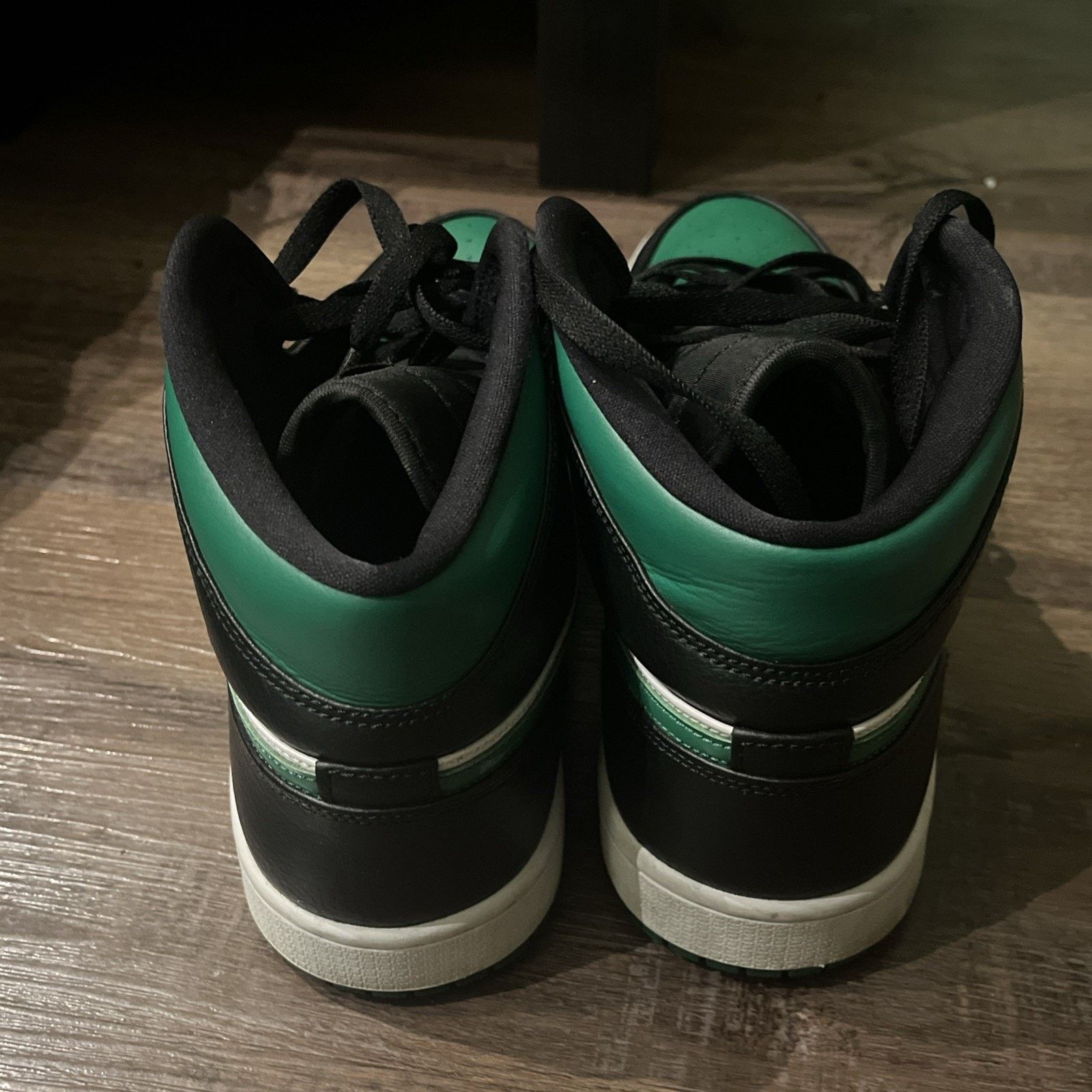 Jordan Brand × Nike Air Jordan 1 Mid Green Toe Mens Size 11 Pine Green Size US 10 / EU 43 - 4 Thumbnail