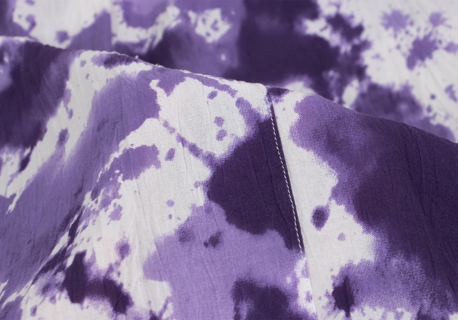 Issey Miyake Cotton Washer Print Short Sleeve Shirt in Purple and White Size US S / EU 44-46 / 1 - 16 Thumbnail