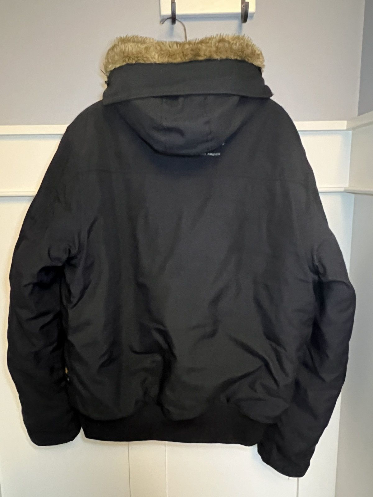 Alpha Industries Vintage Alpha Industries fur hood & patches bomber jacket Size US L / EU 52-54 / 3 - 2 Thumbnail
