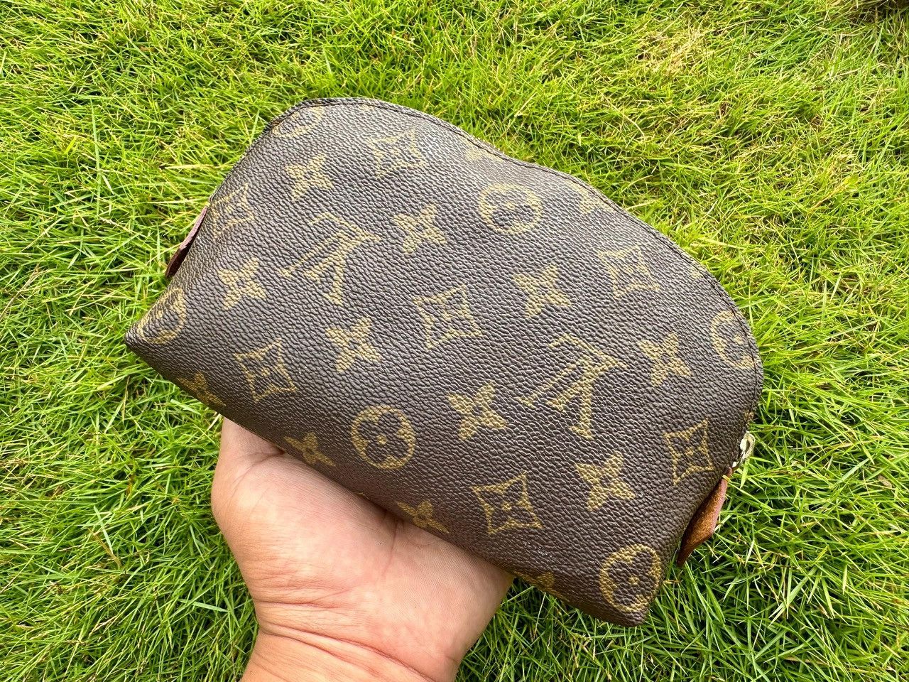 Louis Vuitton Authentic Louis Vuitton Monogram Canvas Cosmetic Pouch PM Size ONE SIZE - 1 Thumbnail