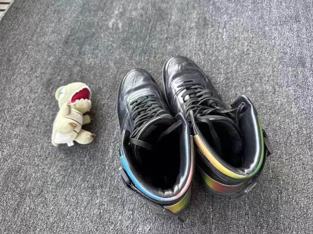 Louis Vuitton LV colorful monogram high-top sneaker 43 like new Size US 10 / EU 43 - 6 Thumbnail