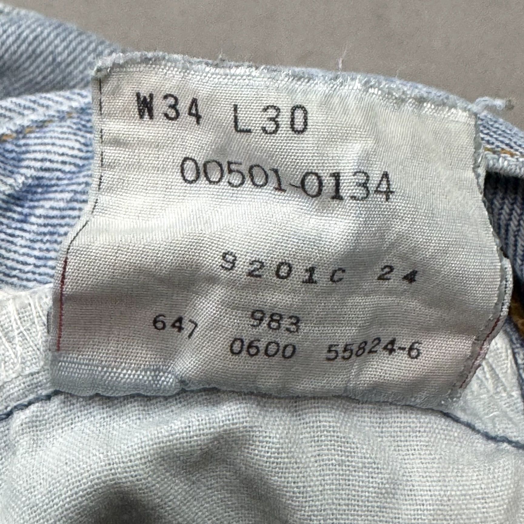 Levi's VINTAGE Levi's 501 Jeans Mens 34x29 Blue Denim Pants Button Fly 5-Pocket Classic Straight (Tag34x30) Mens Size US 34 / EU 50 - 6 Thumbnail