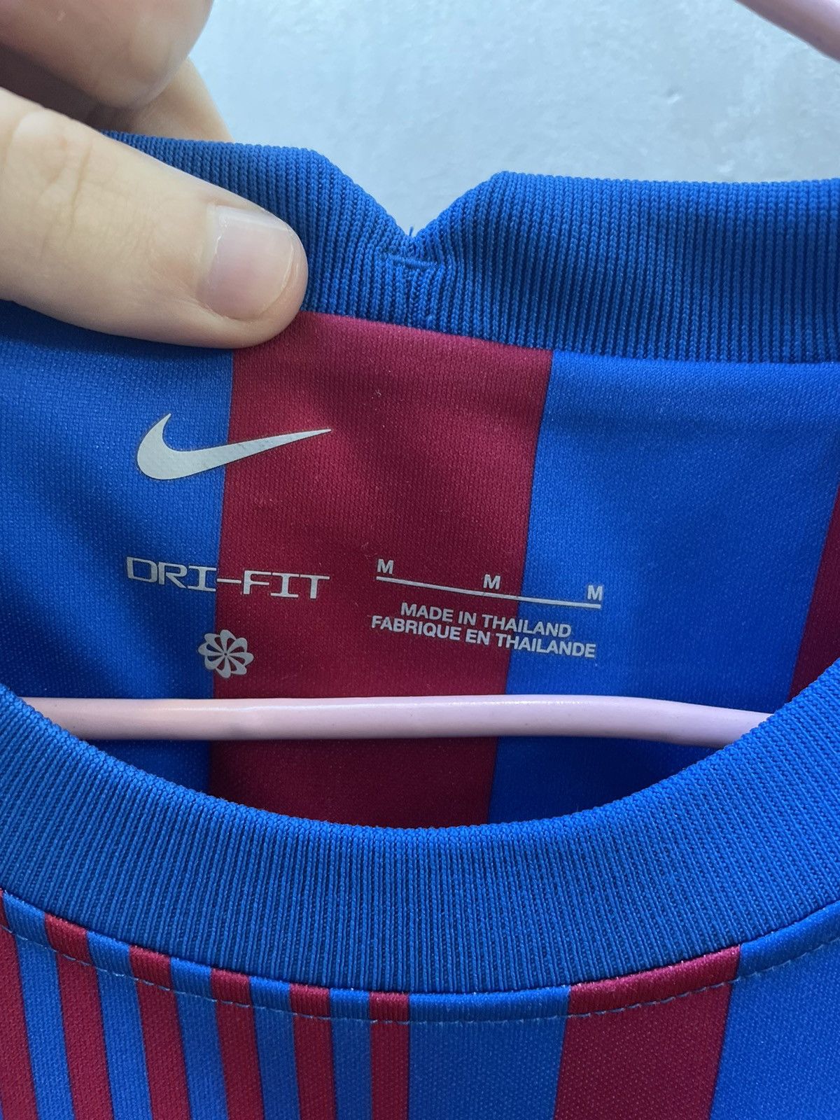 Nike Nike FC Barcelona 2021 2022 Home Soccer Jersey Shirt Size US M / EU 48-50 / 2 - 9 Thumbnail