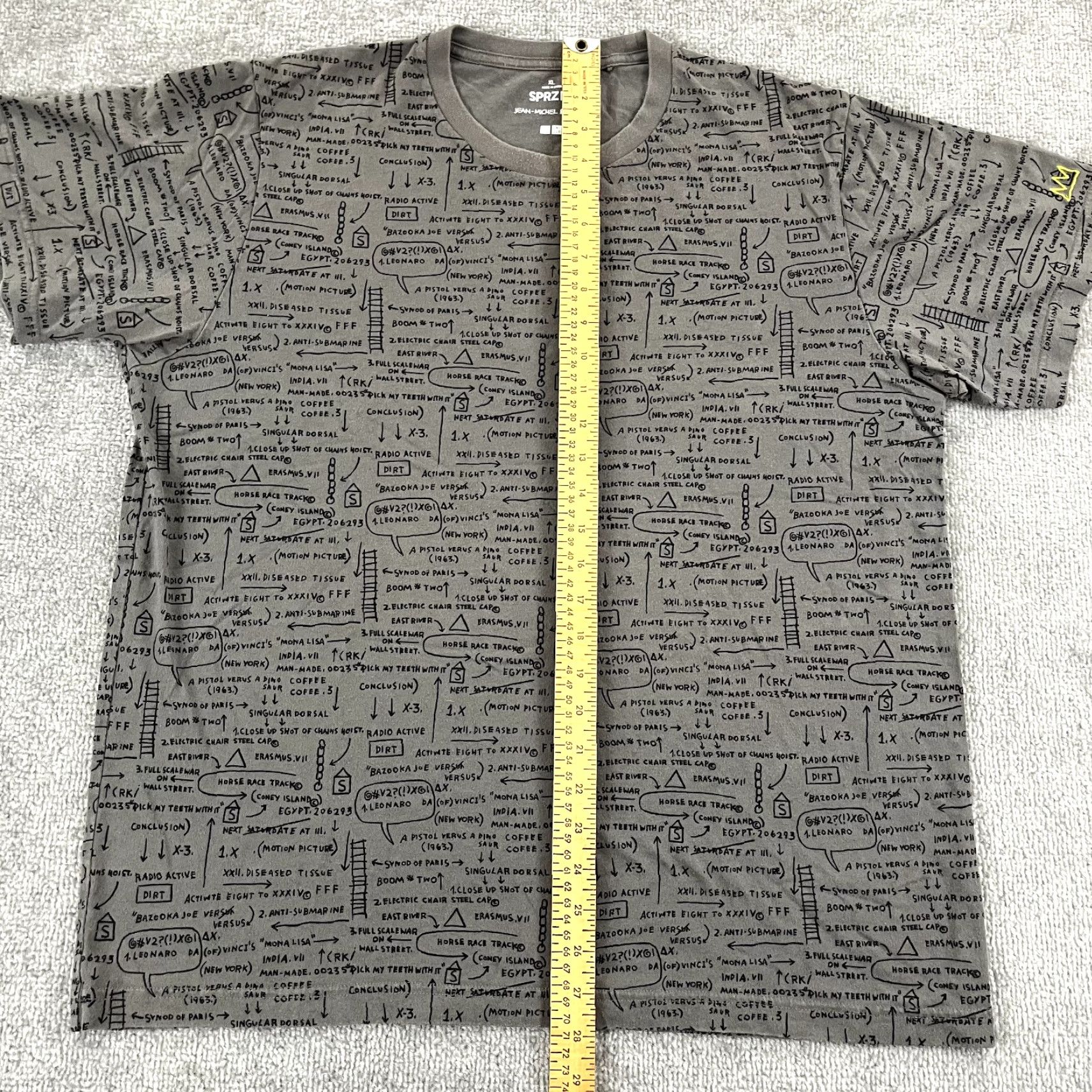 Uniqlo VINTAGE Uniqlo Men’s Short Sleeve T-Shirt XL Gray Jean Michel Basquiat Artist Graphic All Over 2010s Clothing Size US XL / EU 56 / 4 - 4 Thumbnail