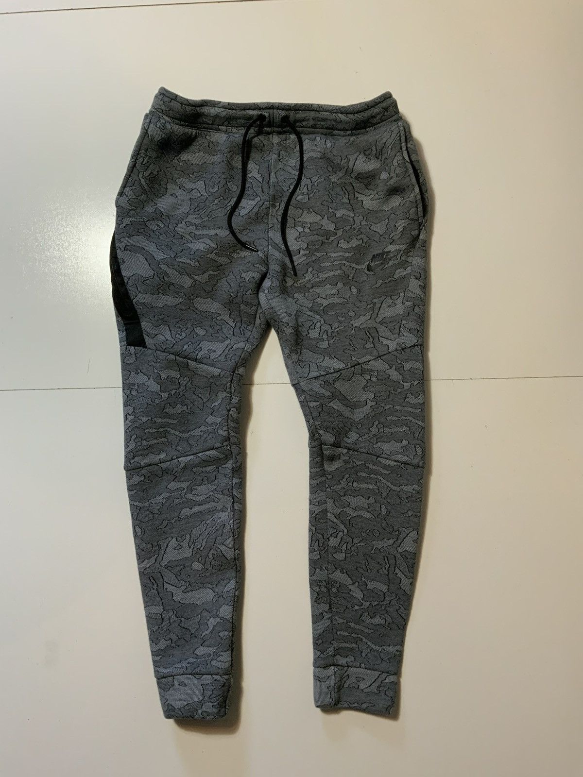 Nike Nike Tech Fleece Jacquard Grey Camouflage Jogger Track Pants Size US 30 / EU 46 - 2 Thumbnail