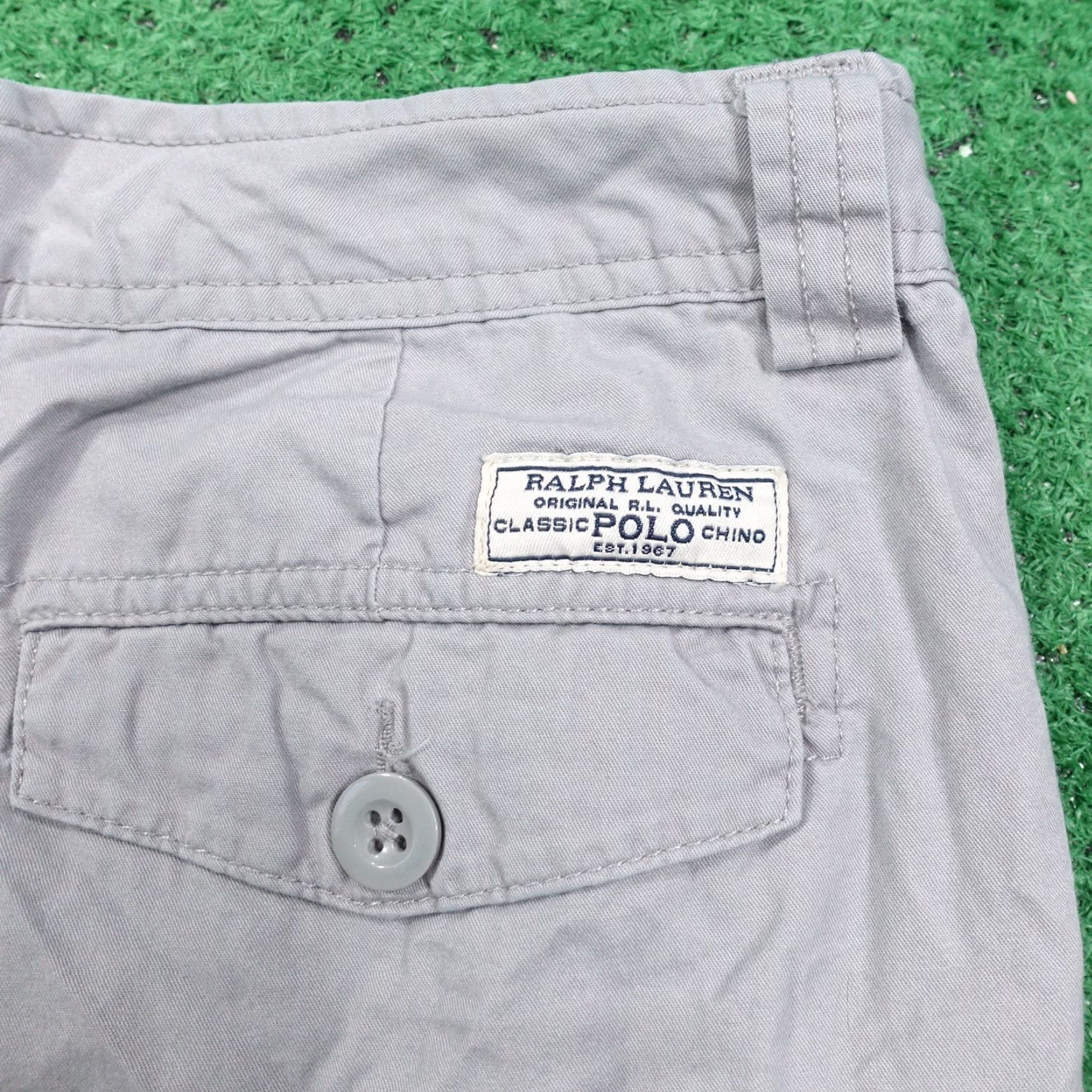 Polo Ralph Lauren POLO RALPH LAUREN Grey Flat Front Cargo Shorts Womens Size 20 30x11 Gray Solid Mid Length 11 Inseam Women’s Casual/Workwear 30" Waist, 11" Inseam Size 42" / US 20 - 5 Thumbnail