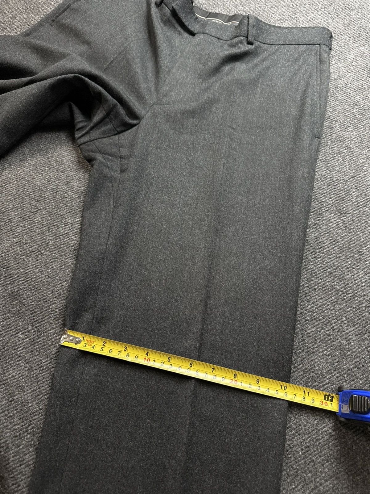Hugo Boss Luxury Retro 00s Hugo Boss Straight Tailored Wool Trousers Size US 35 - 21 Thumbnail