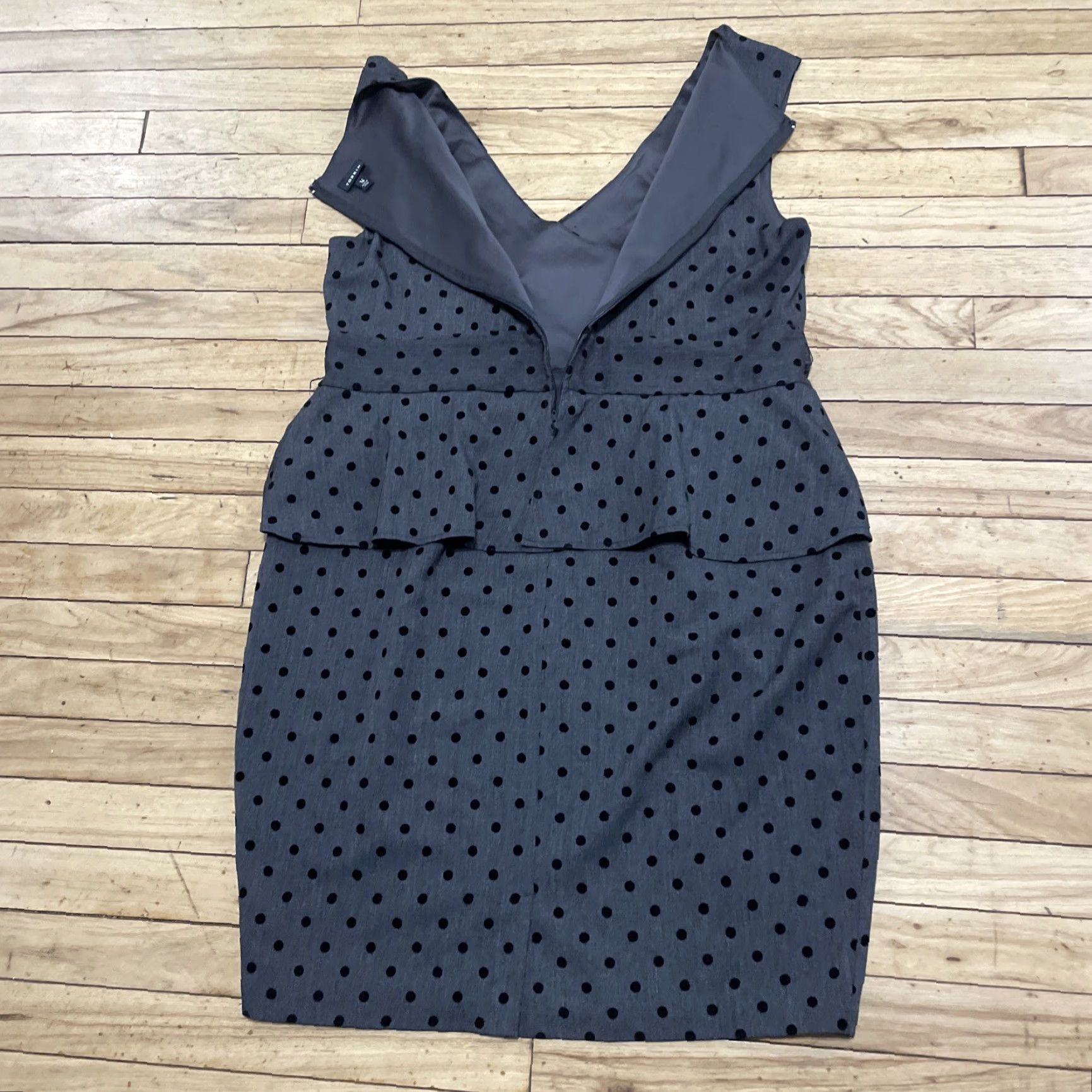 Torrid Torrid Velvet Polka Dot Ruffle Dress Women 14 Gray Black Work Professional Party Cocktail Sleeveless Midi V-Neck Stretch Sheath Vintage Theme Retro Size XL / US 12-14 / IT 48-50 - 3 Thumbnail