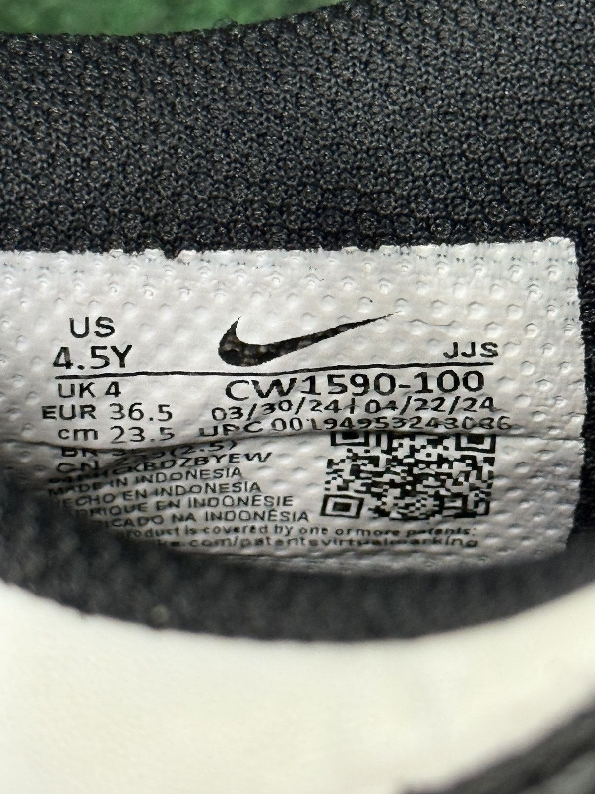 Nike Nike Dunk Low Panda GS CW1590-100 Size US 6 / IT 36 - 7 Thumbnail