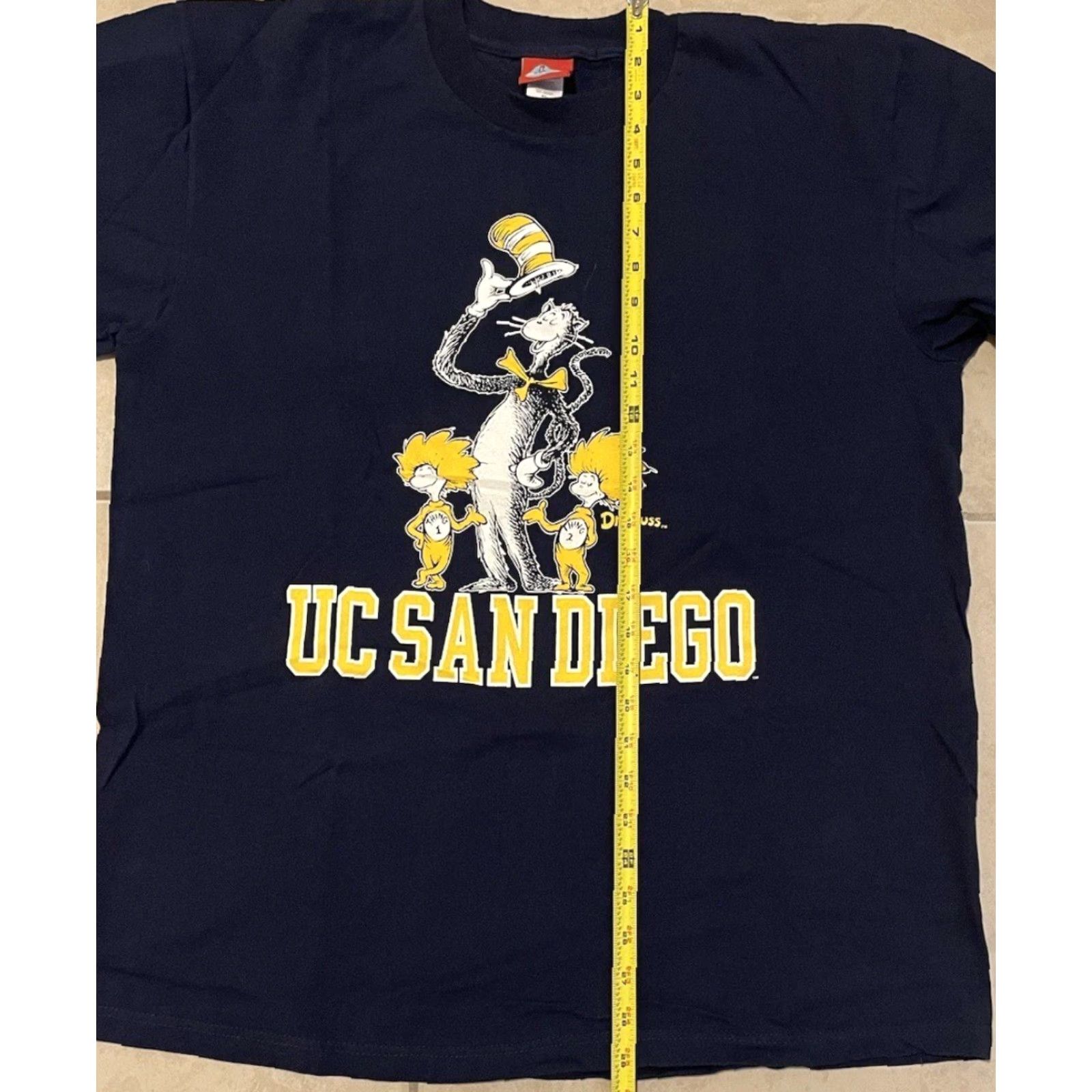 Vintage VINTAGE University UCSD Dr Seuss Cat In The Hat Shirt XL Blue College Graphic Tee Men Short Sleeve Crew Neck 90s California USA Universities Boys Mens Size US XL / EU 56 / 4 - 6 Thumbnail