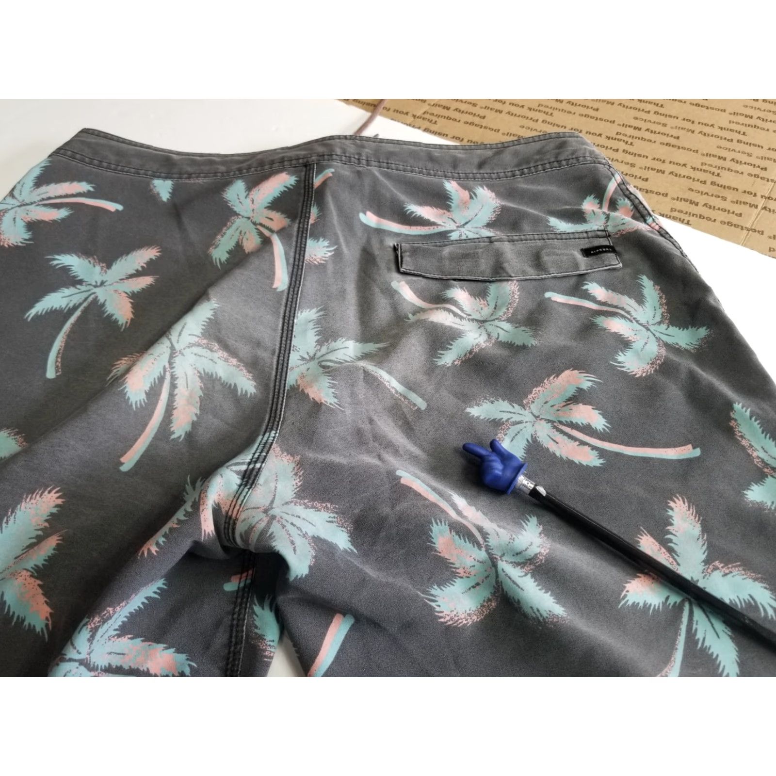 Rip Curl Rip Curl Mirage Gray Palm Print Board Shorts Men's Size 33 Quick Dry Lace Up Closure Pockets Size US 33 - 6 Thumbnail