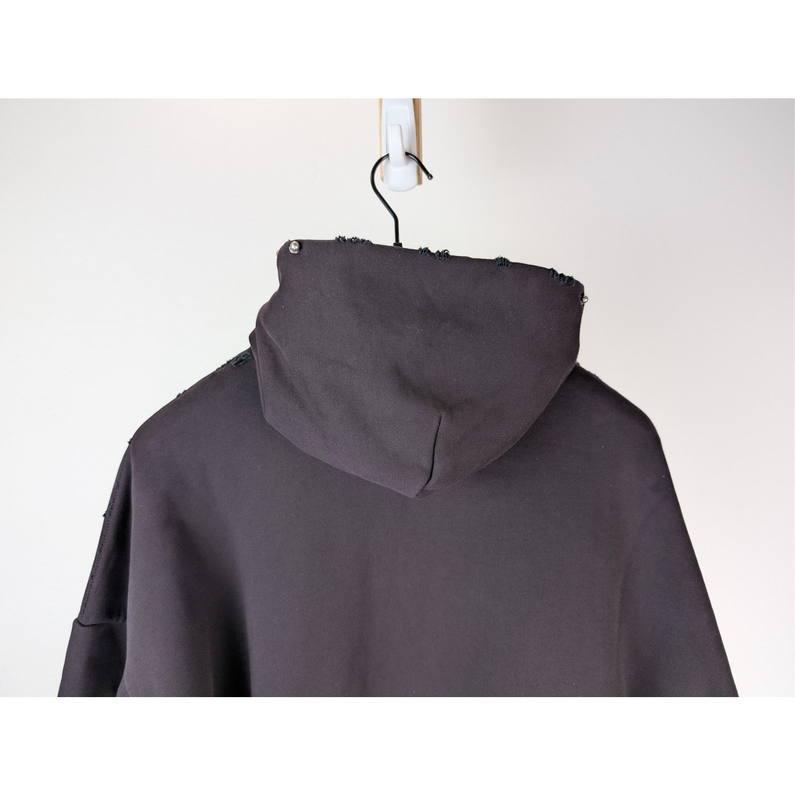 Balenciaga o1rshd1 Pierced Round Hoodie in Washed Black Size US M / EU 48-50 / 2 - 12 Thumbnail