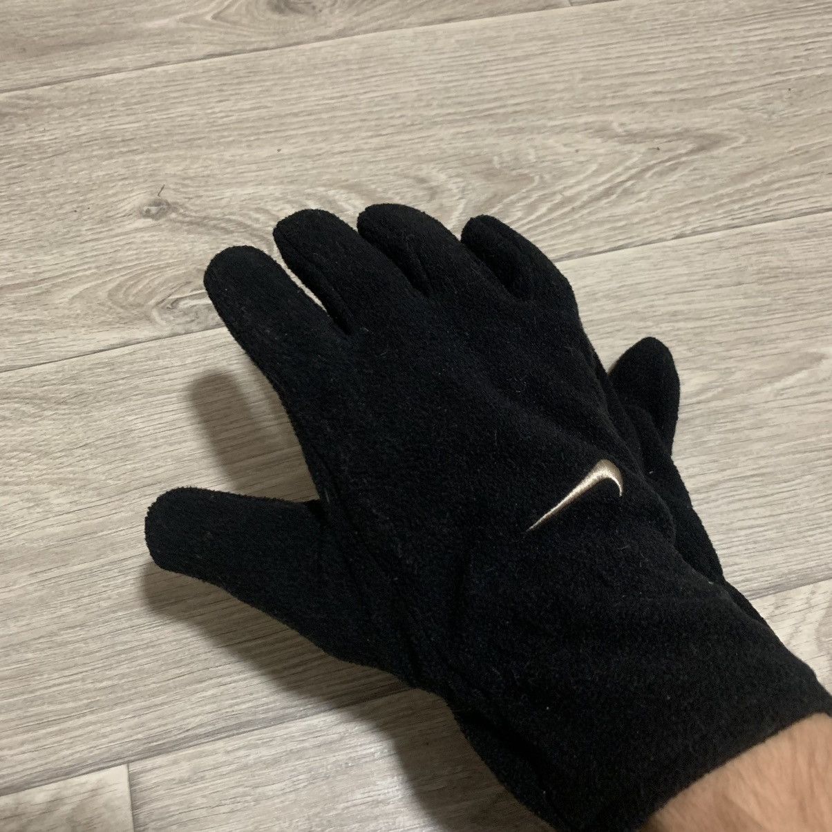 Nike Vintage Nike Gloves Swoosh Size ONE SIZE - 2 Thumbnail