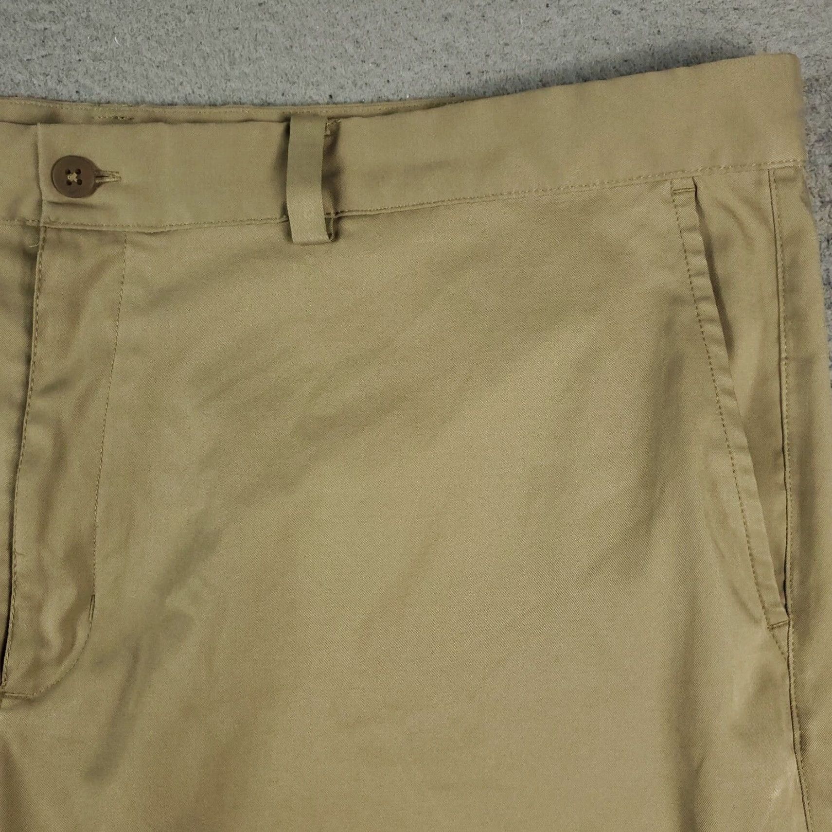 Nike Nike Shorts Mens Size 40 Beige Golf Dri Fit Casual Flat Front Chino Size US 40 / EU 56 - 3 Thumbnail