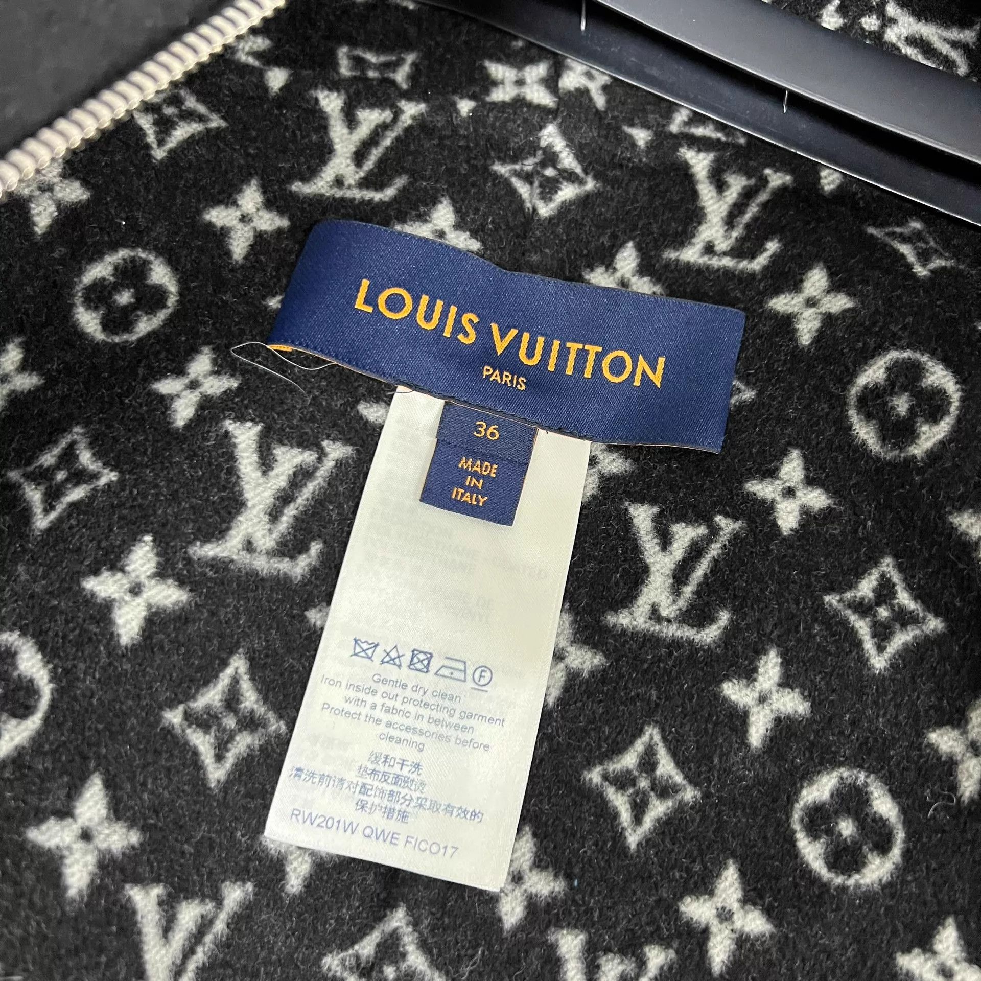 Louis Vuitton LV Reversible Monogram Wool Leather Trim Black/Monogram 36 Size XS / US 0-2 / IT 36-38 - 7 Thumbnail