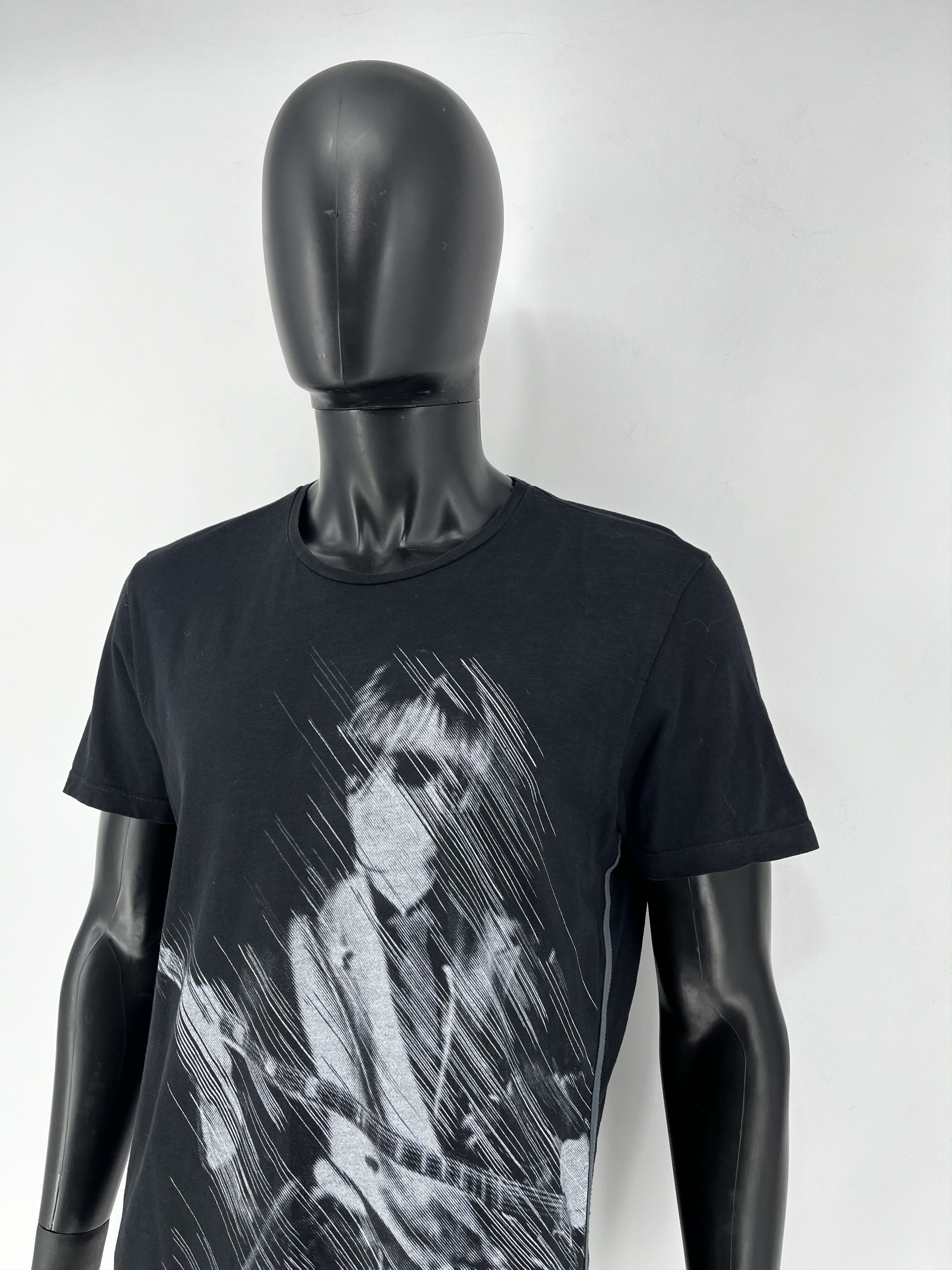 Band Tees Vintage Y2K SISLEY BLACK T-Shirts Size US L / EU 52-54 / 3 - 7 Thumbnail