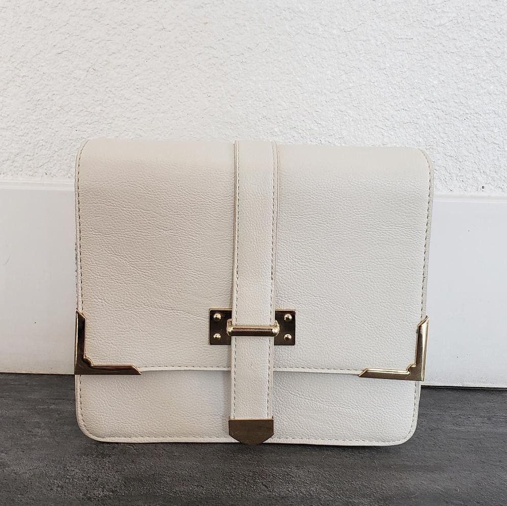 Forever 21 White Gold F21 Classic Mini Clutch Size ONE SIZE - 1 Thumbnail