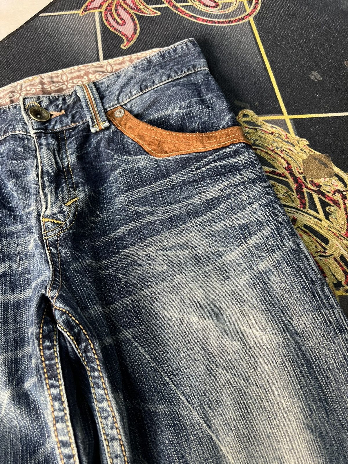 Edwin × Japanese Brand × Vintage EDWIN EXCLUSIVE VINTAGE BUFFALO HEAD DISTRESS JEANS Size US 29 - 8 Thumbnail