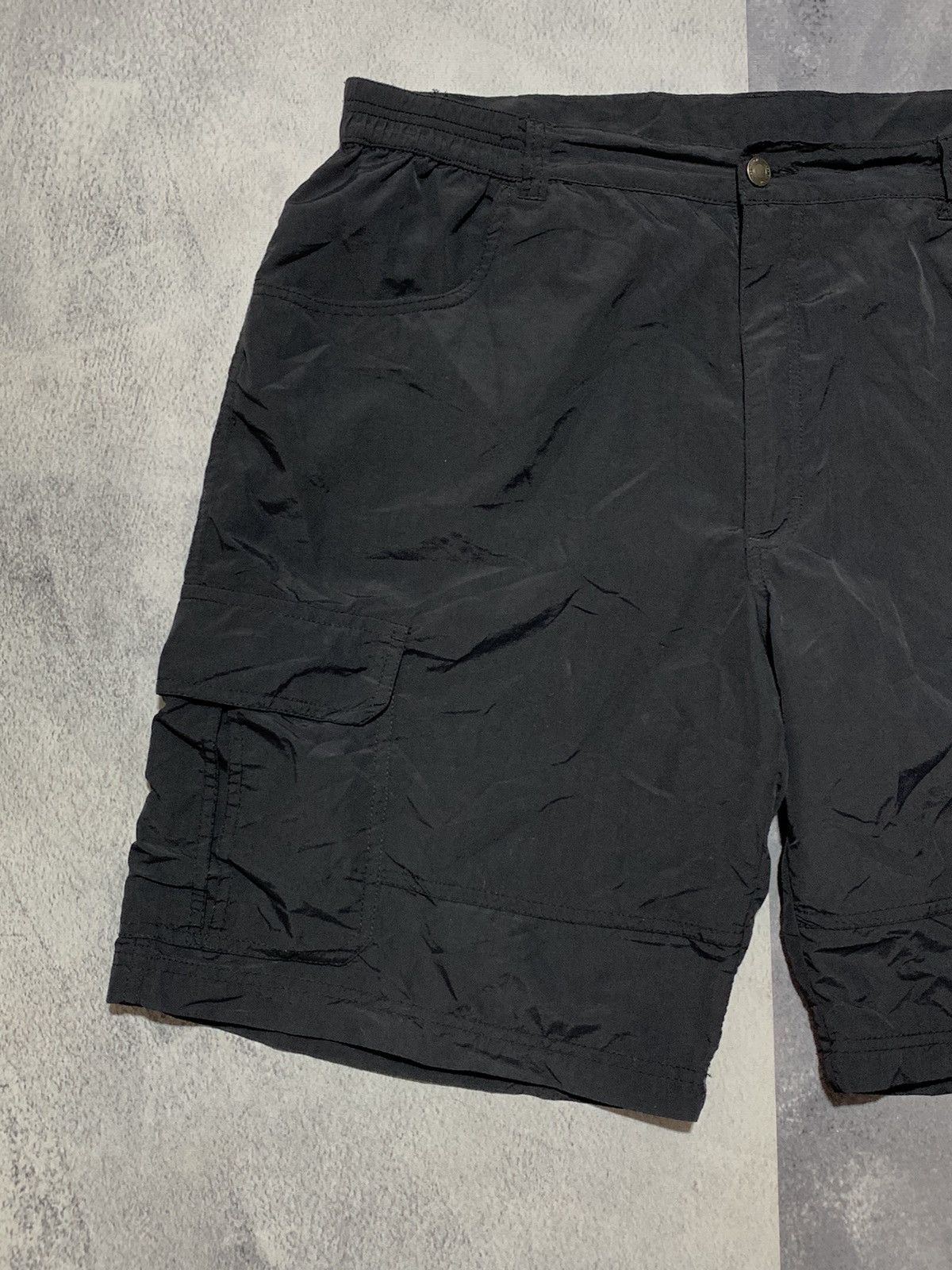 Vintage Vintage Y2K cargo nylon shorts outdoor style size XL Size US 36 / EU 52 - 2 Thumbnail