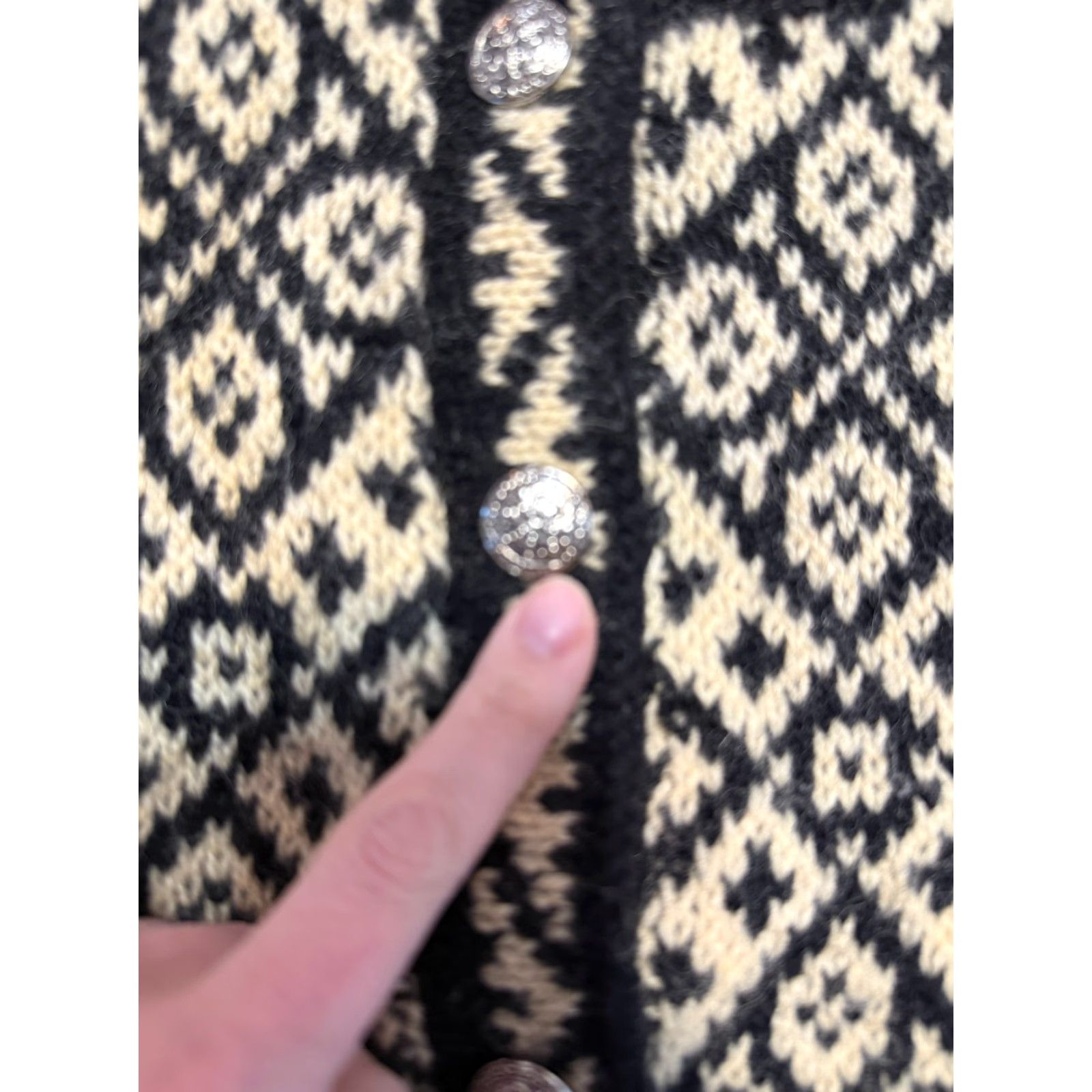 Vintage VINTAGE L.L.Bean Sweater Shirt Women Large Black Brown Long Sleeve Button Up Fair Isle Size L / US 10 / IT 46 - 5 Thumbnail