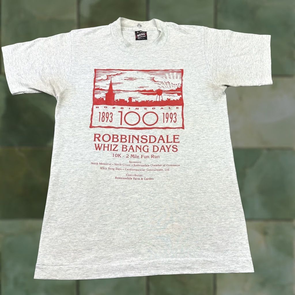 VINTAGE 90s T Shirt Fruit of the Loom Robbinsdale Whiz Bang Days