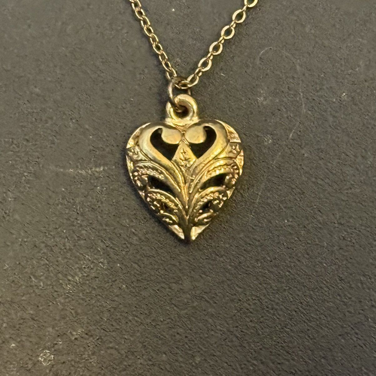 Vintage Vintage gold tone filigree heart pendant necklace Size ONE SIZE - 2 Thumbnail