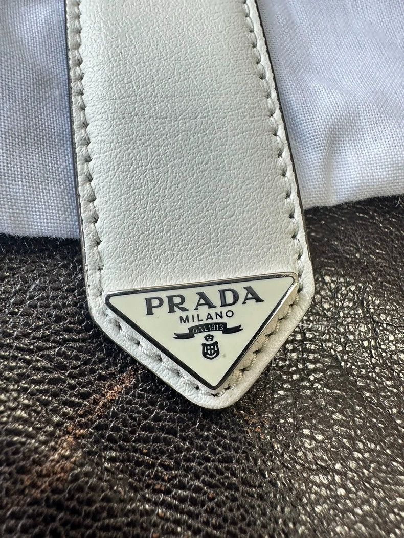 Prada Prada Triangle white leather belt Size ONE SIZE - 2 Thumbnail