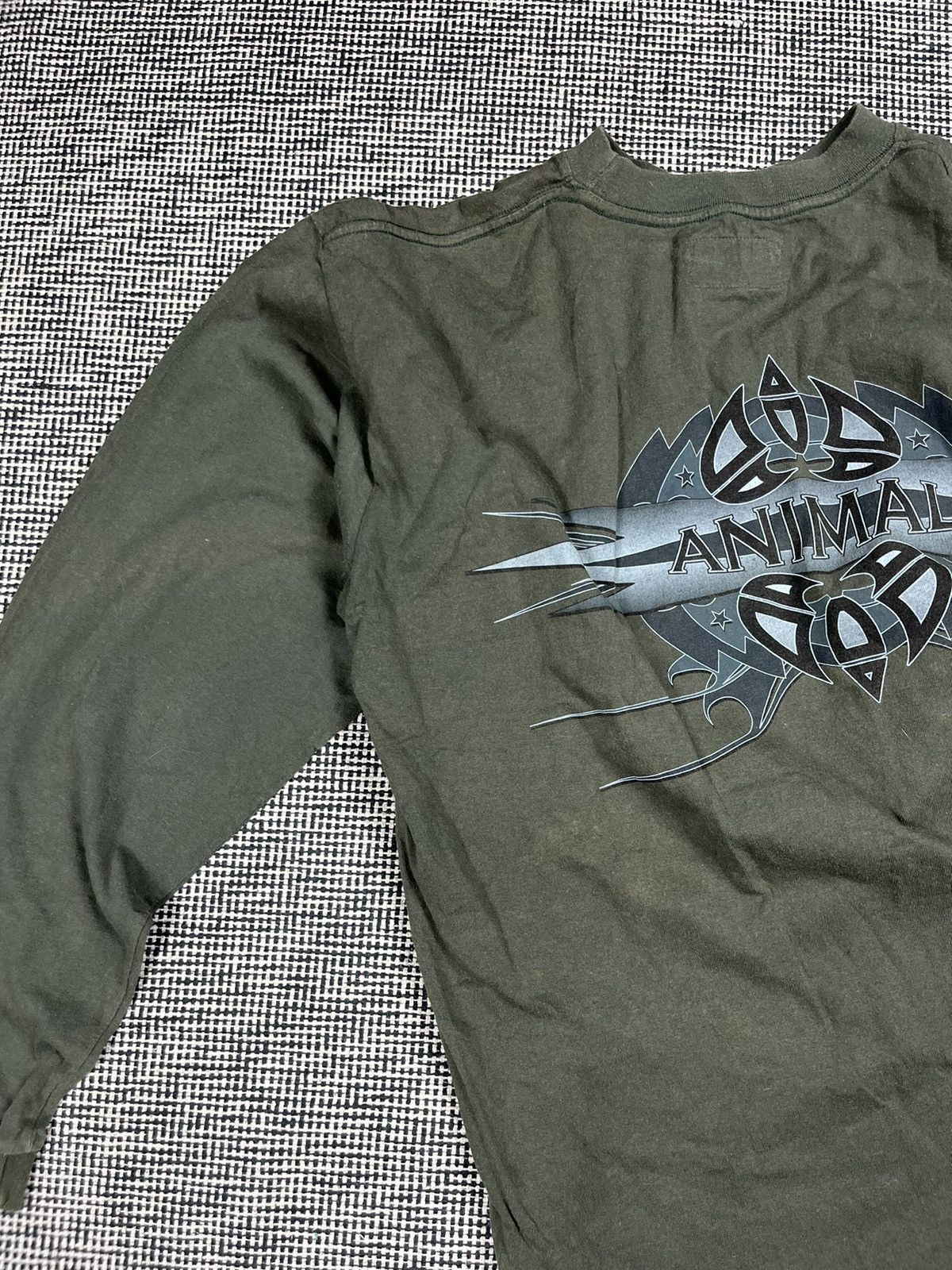 Vintage vintage 90s animal tribal long sleeve distressed tee skate Size US XL / EU 56 / 4 - 4 Thumbnail