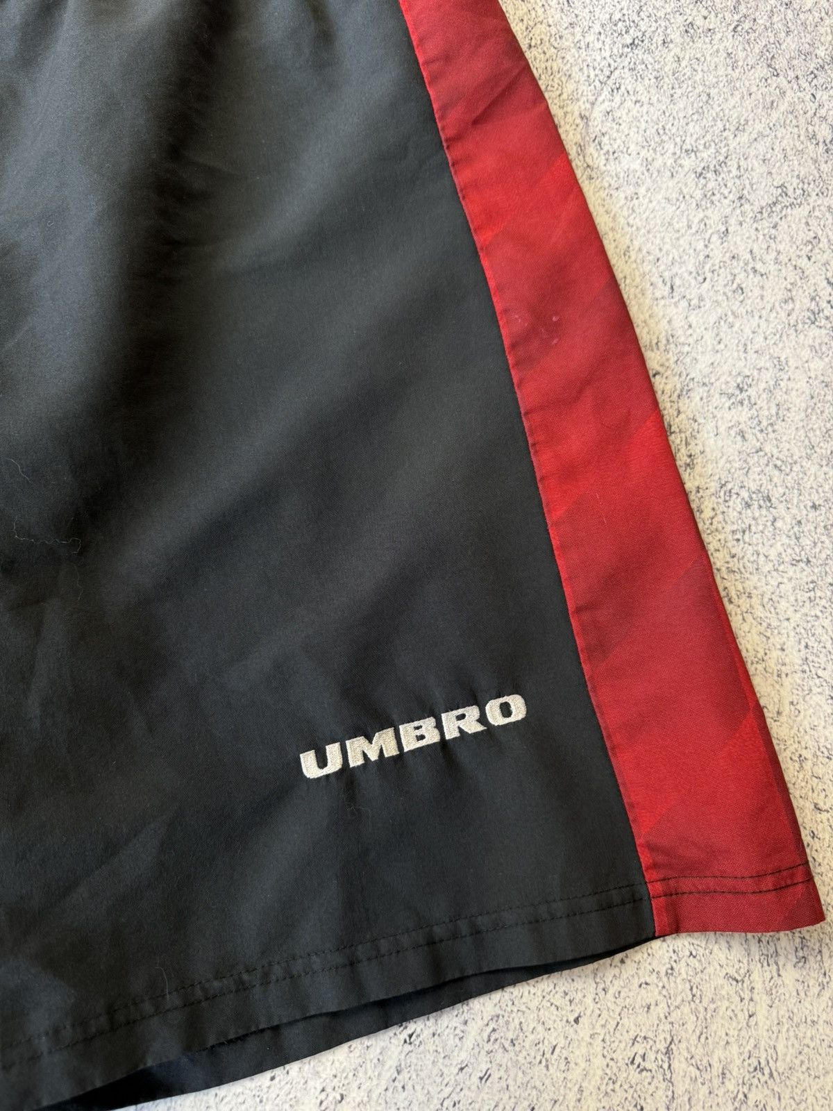 Umbro MANCHESTER UNITED 1996 FOOTBALL SOCCER SHORTS HOME UMBRO Size US 34 / EU 50 - 7 Thumbnail