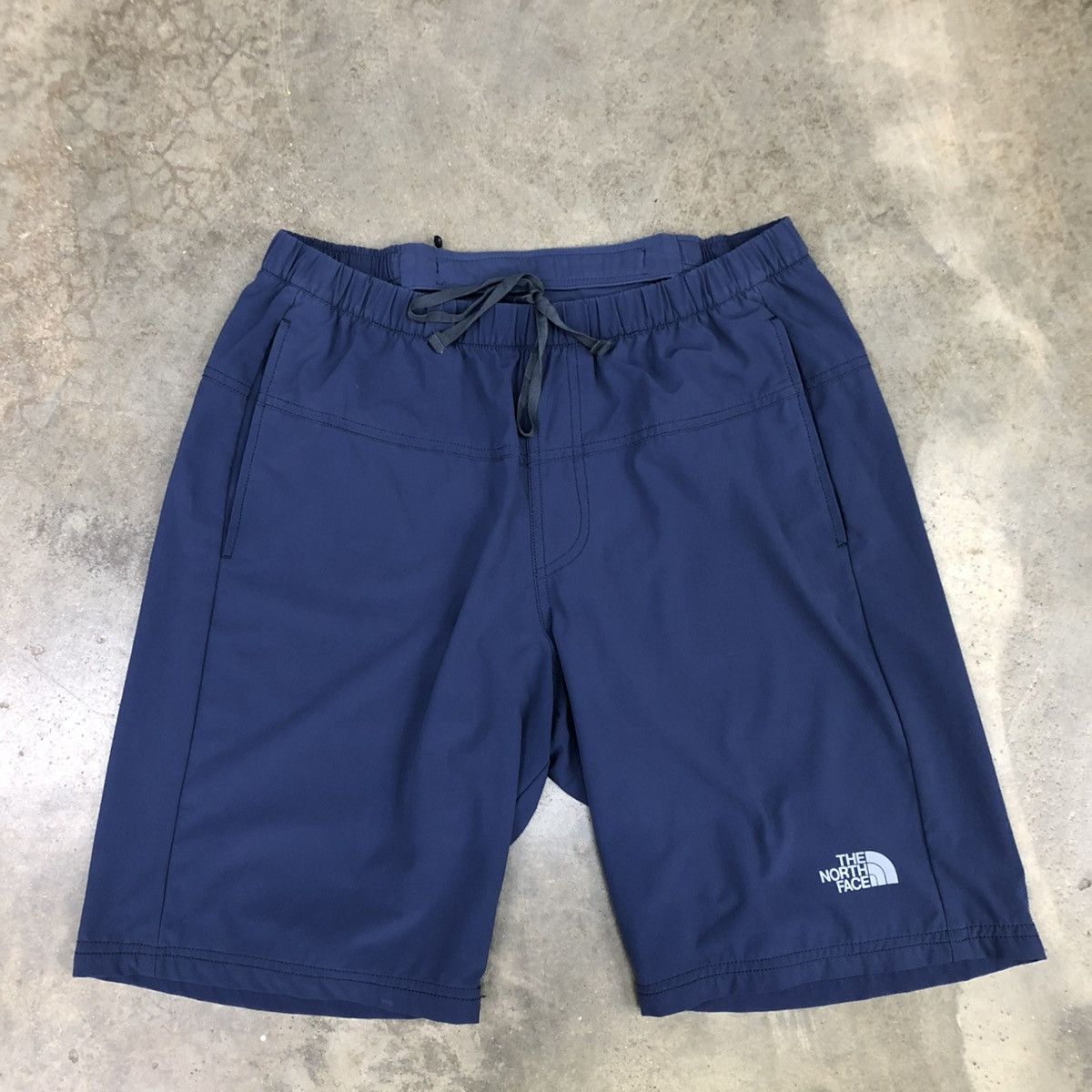 The North Face THE NORTH FACE NYLON OUTDOOR SHORT PANTS Size US 32 / EU 48 - 1 Thumbnail