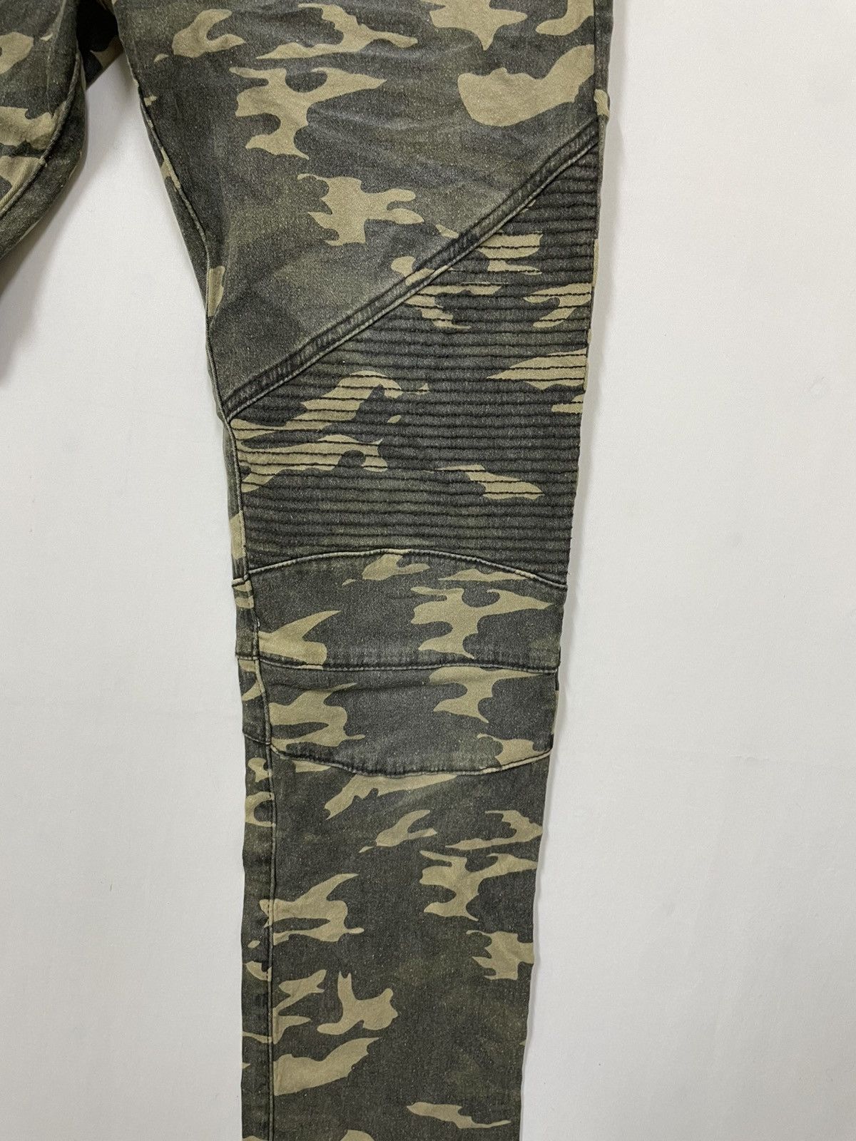 In The Attic Vintage Perfect Faded Biker Punk Camo Pants Size 30" / US 8 / IT 44 - 4 Thumbnail