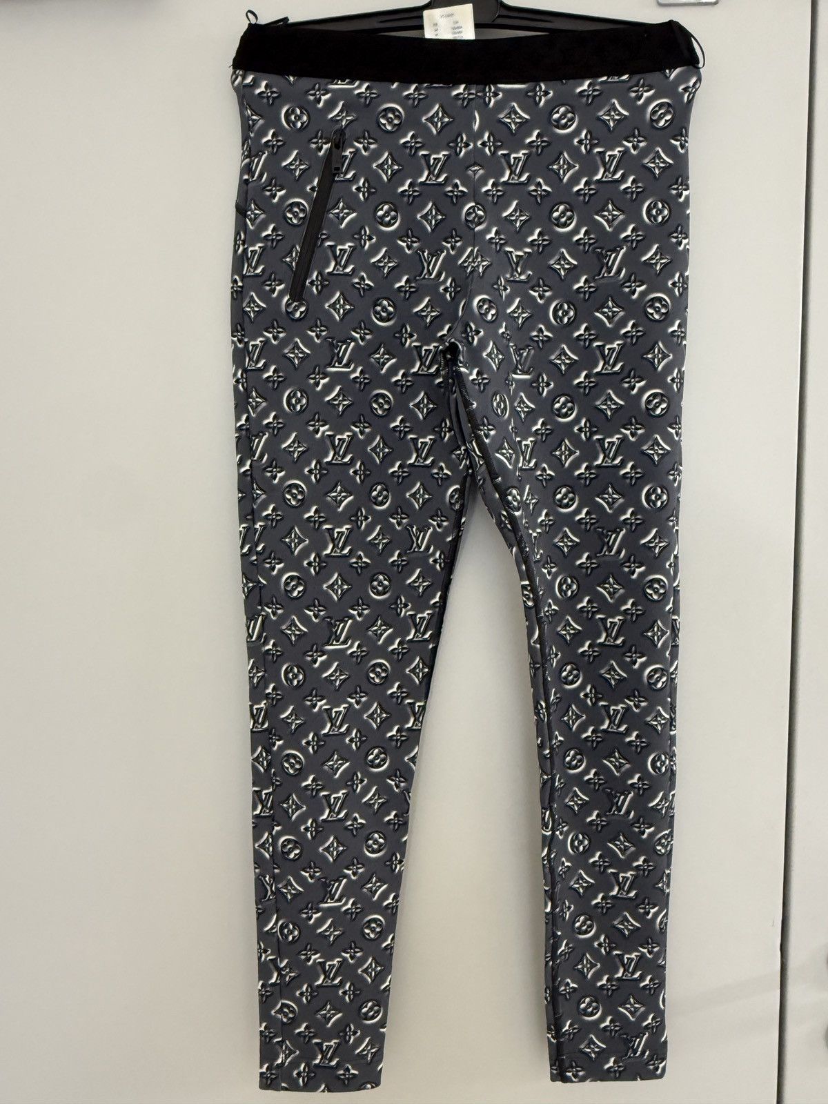 Louis Vuitton Louis Vuitton Monogram Leggings Elastic Polyamide NP1650$ Size 26" / US 2 / IT 38 - 6 Thumbnail